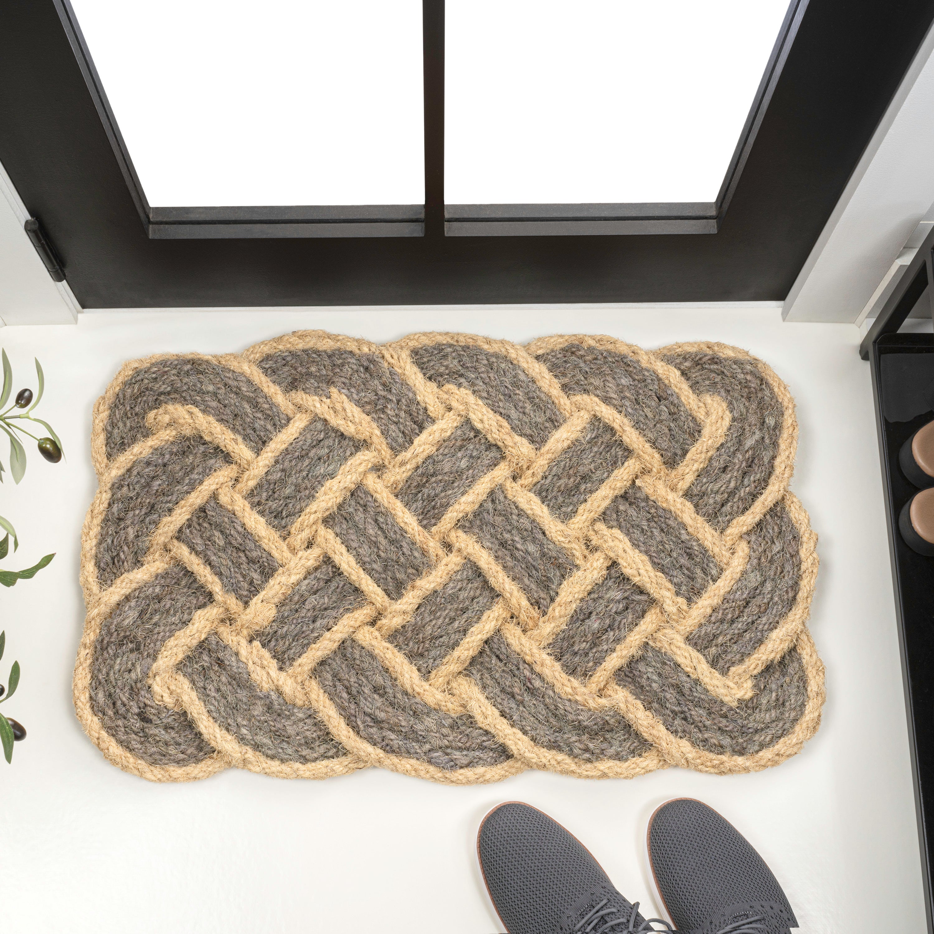 Maeve Classic Coastal Scalloped Basketweave Coir Indoor/Outdoor Door Mat, Set of 2