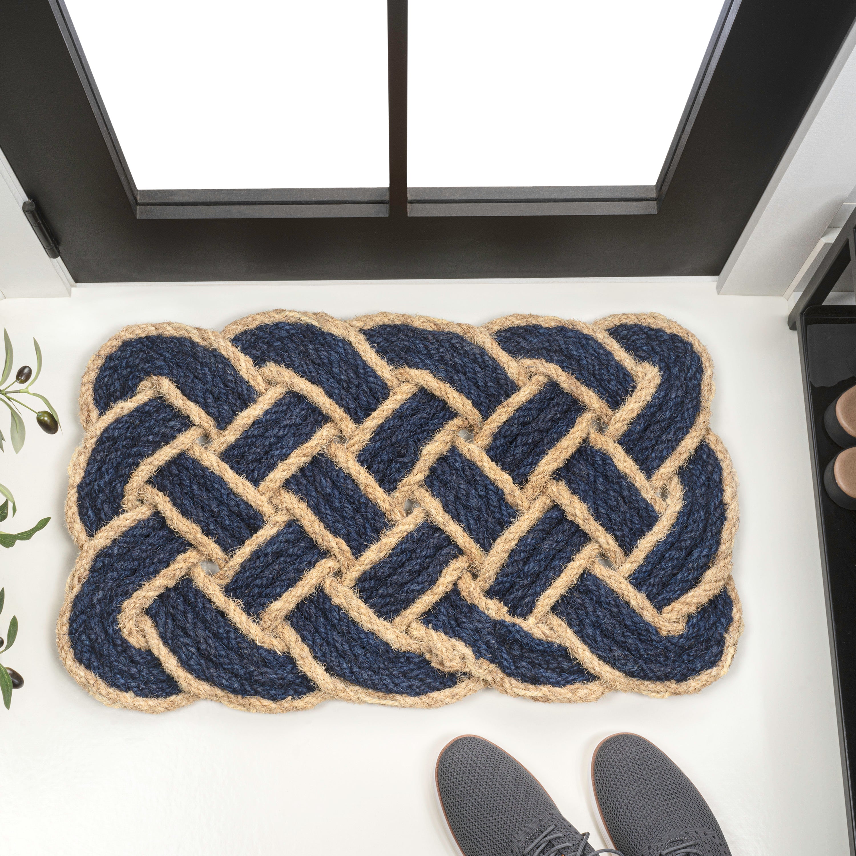 Maeve Classic Coastal Scalloped Basketweave Coir Indoor/Outdoor Door Mat, Set of 2
