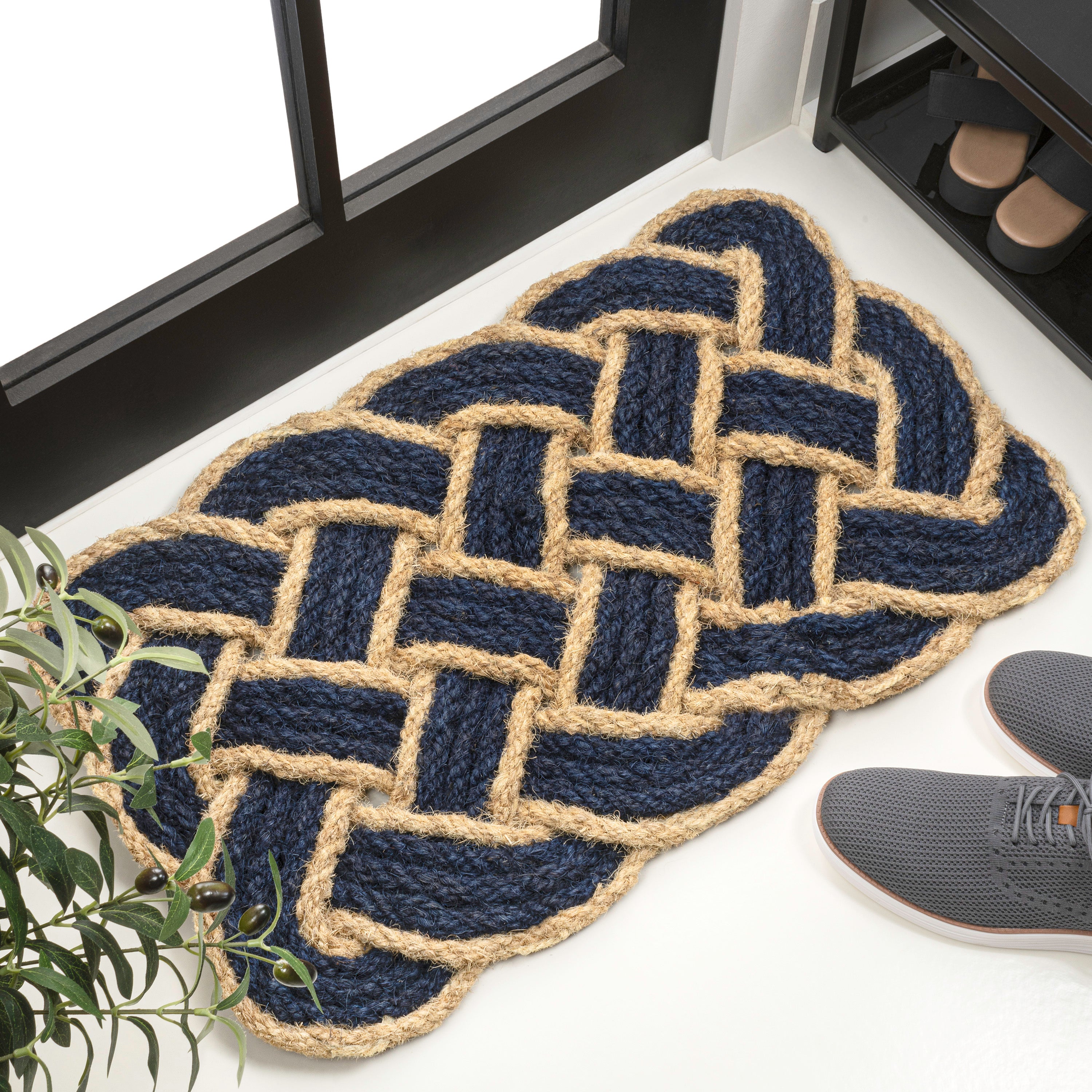 Maeve Classic Coastal Scalloped Basketweave Coir Indoor/Outdoor Door Mat, Set of 2