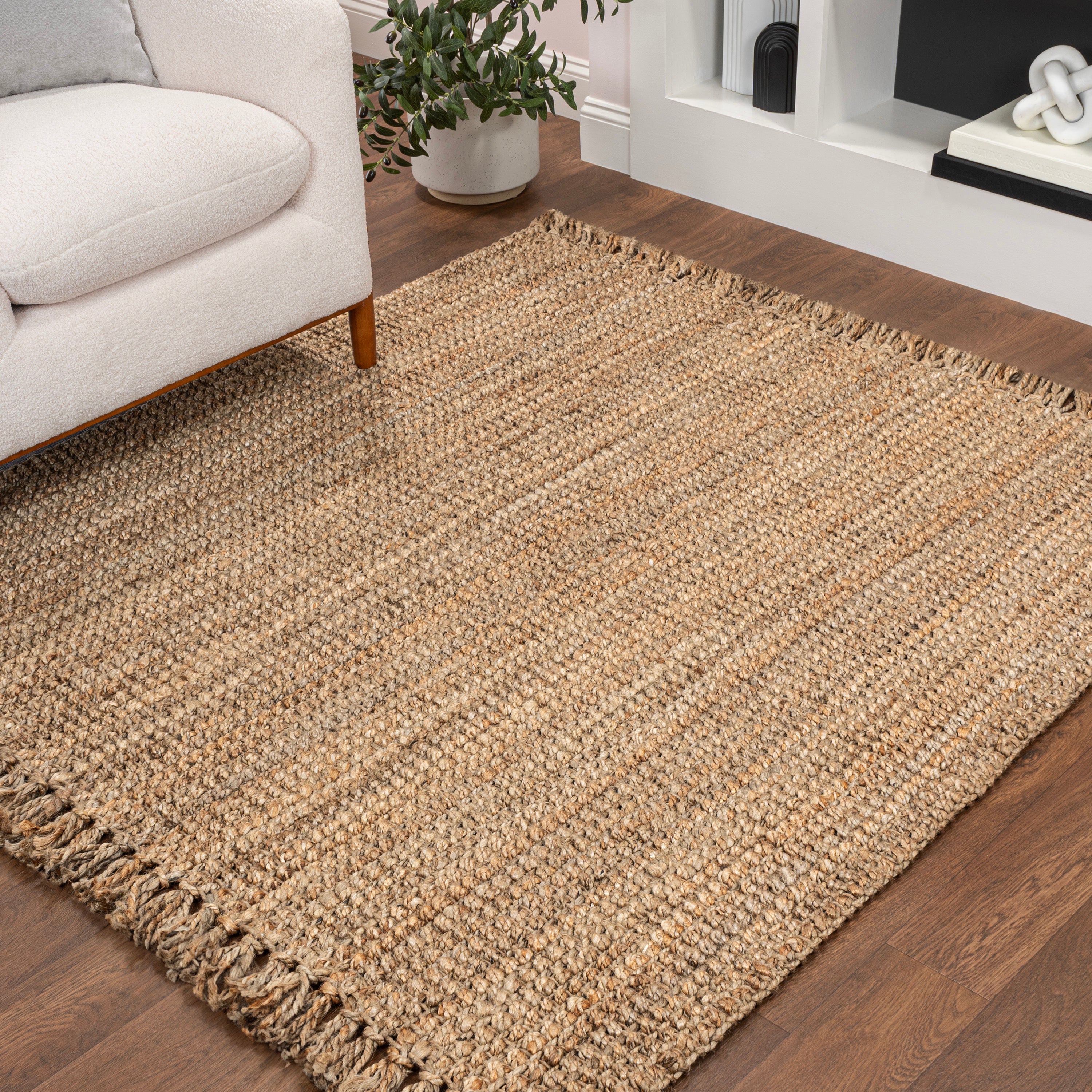 Pata Hand Woven Chunky Jute with Fringe Area Rug