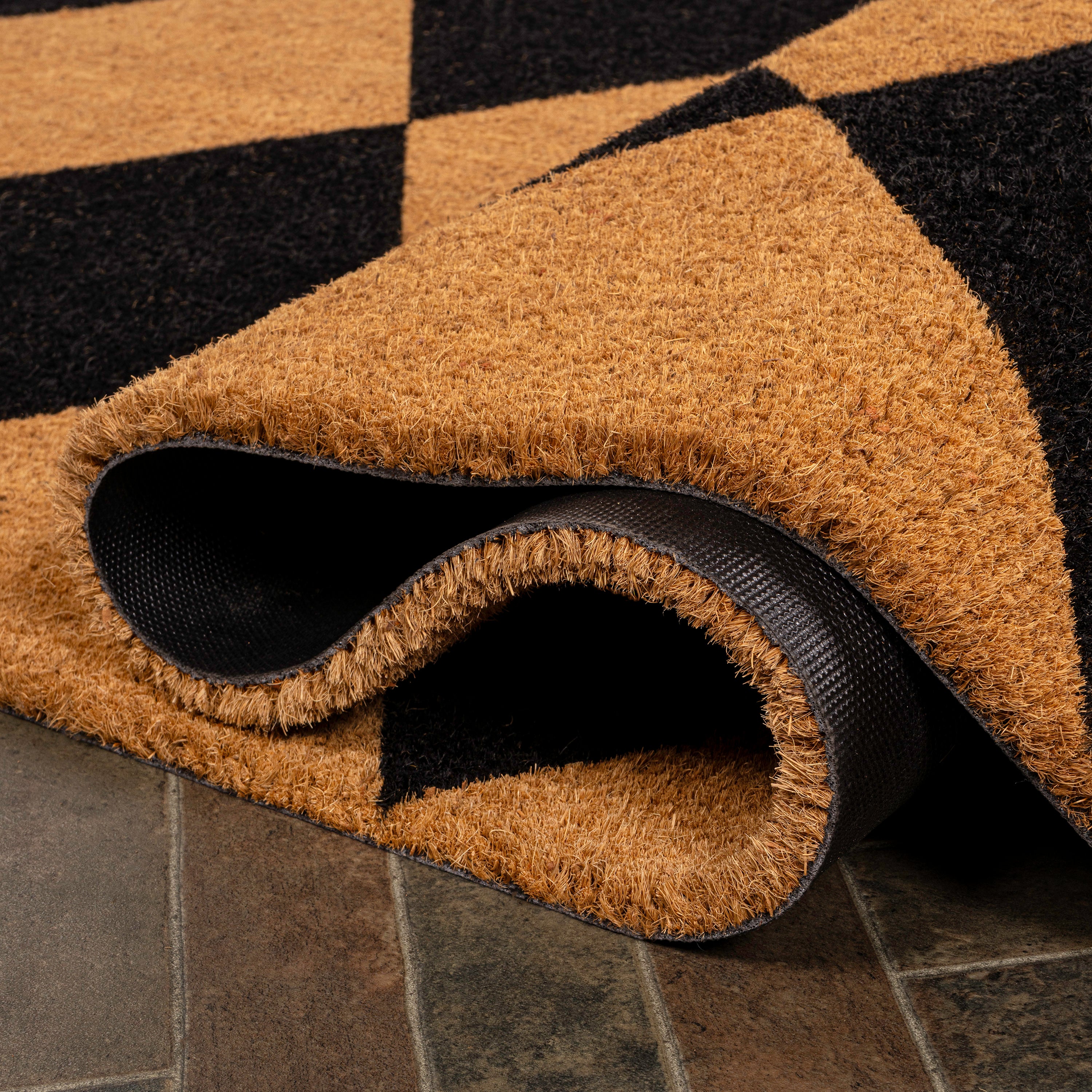 Paige Modern Classic Diamond-Patterned Coir Indoor/Outdoor Doormat