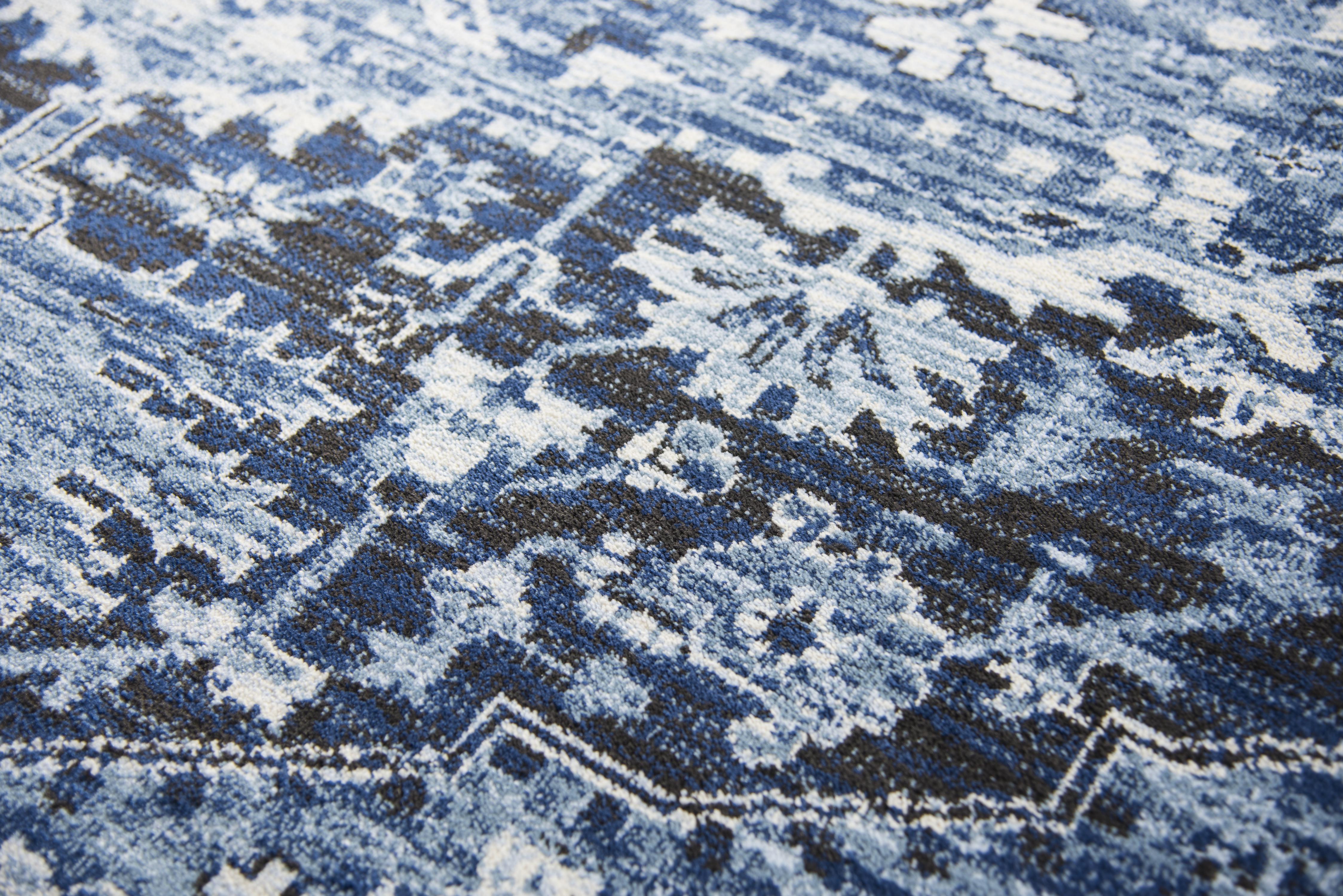 Power Loomed Central Medallion Rug