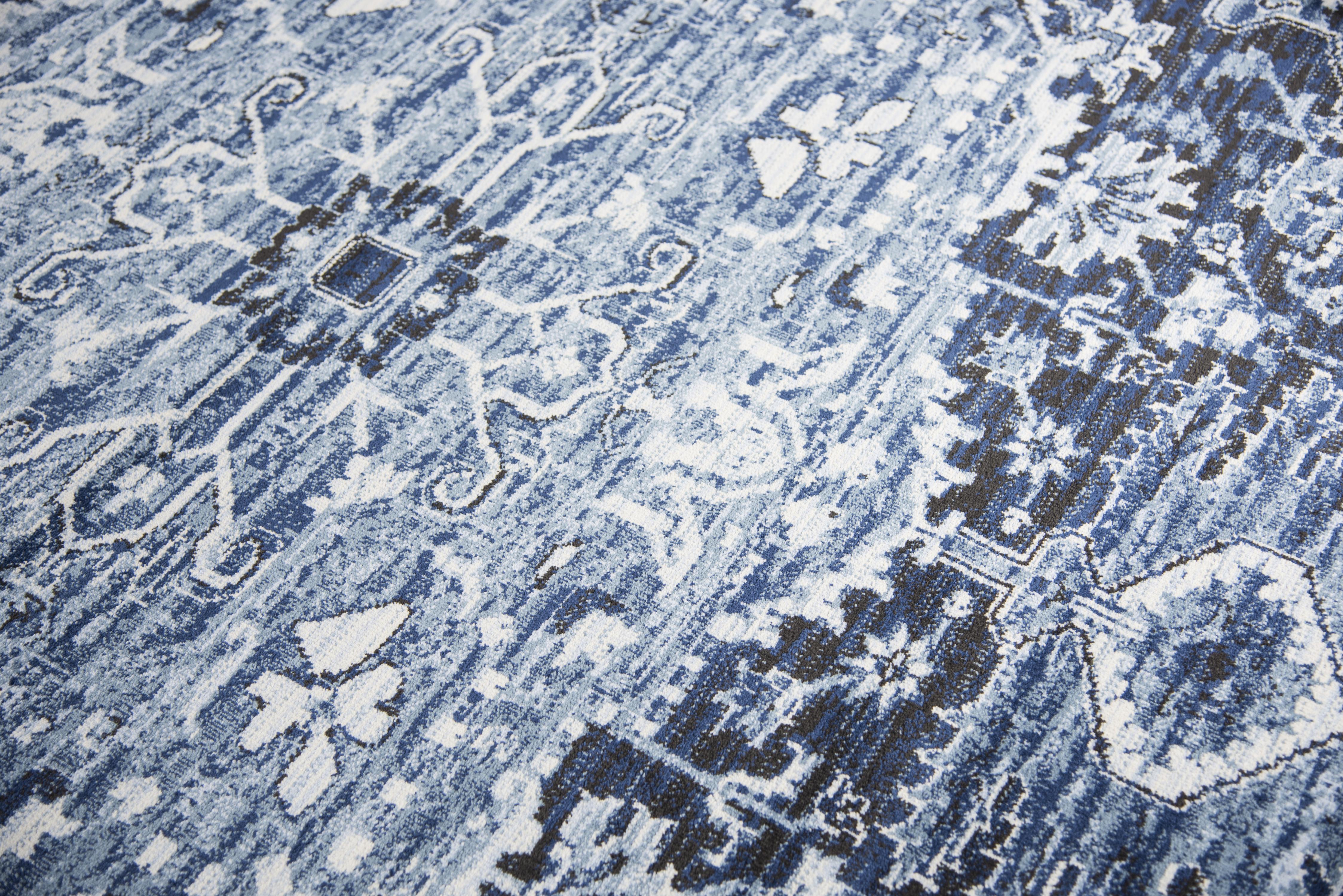 Power Loomed Central Medallion Rug