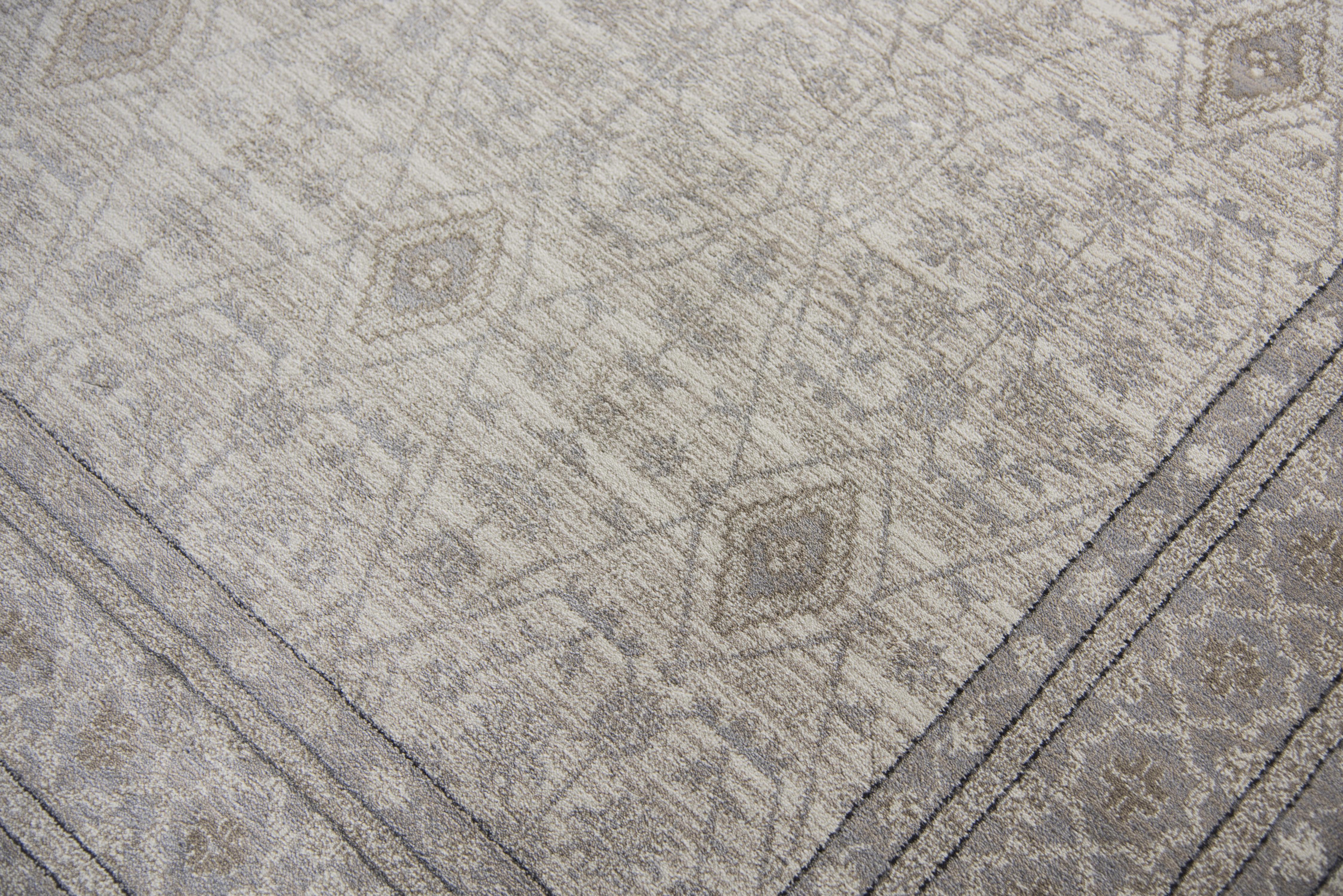 Power Loomed Classical/Vintage Rug