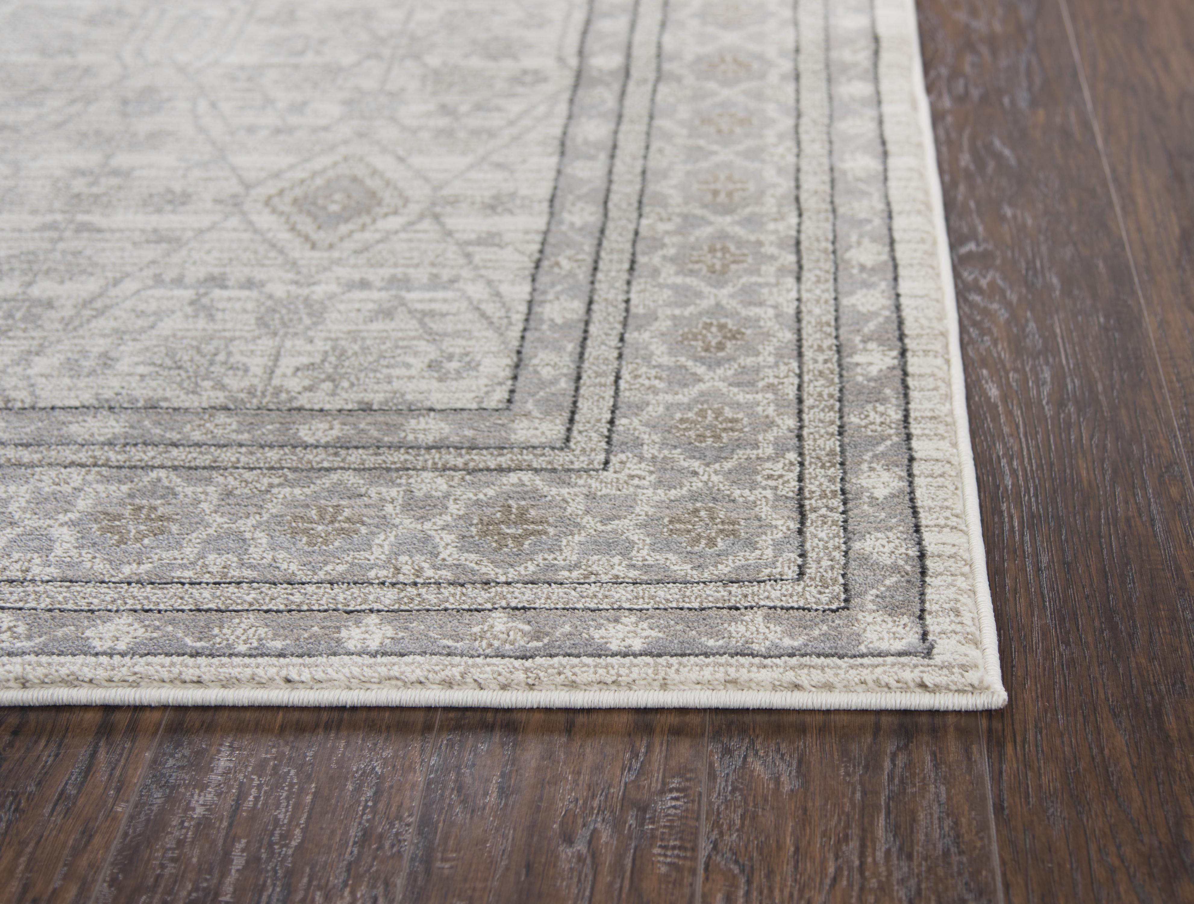 Power Loomed Classical/Vintage Rug