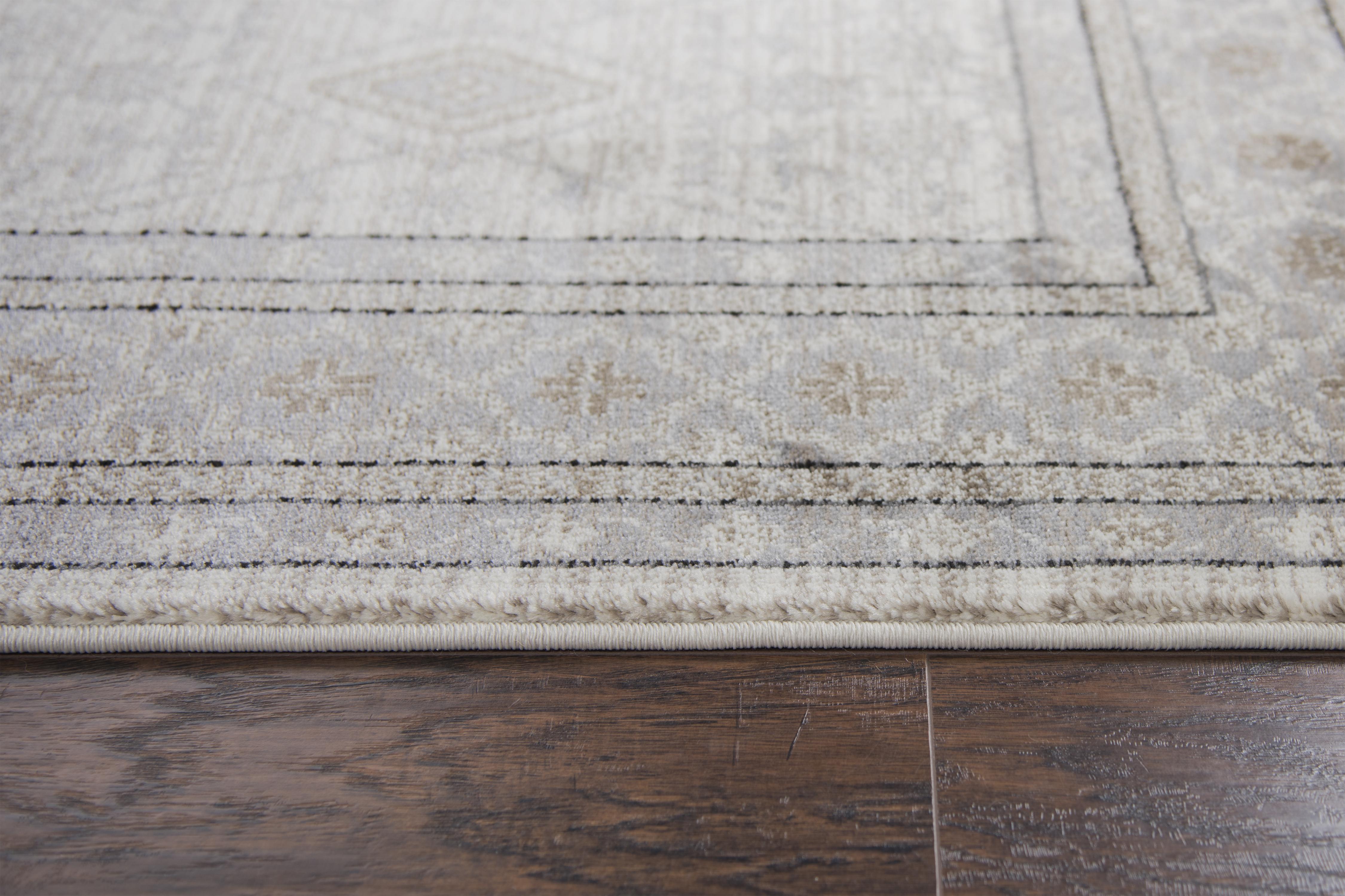 Power Loomed Classical/Vintage Rug