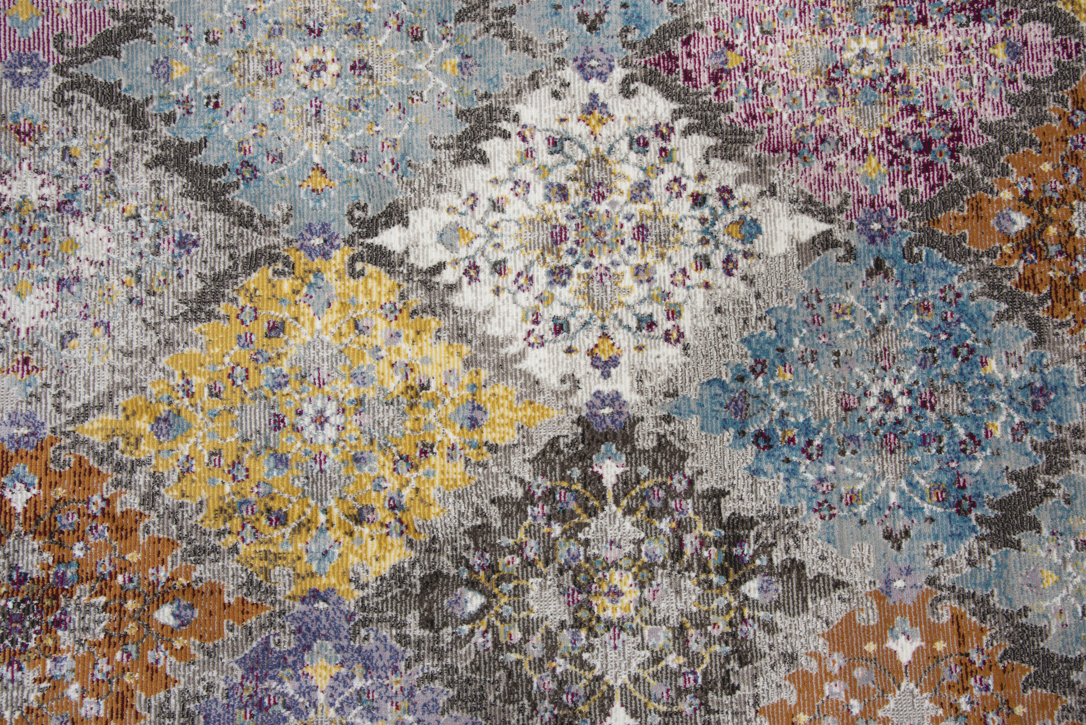 Power Loomed Persian/Diamond Area Rug