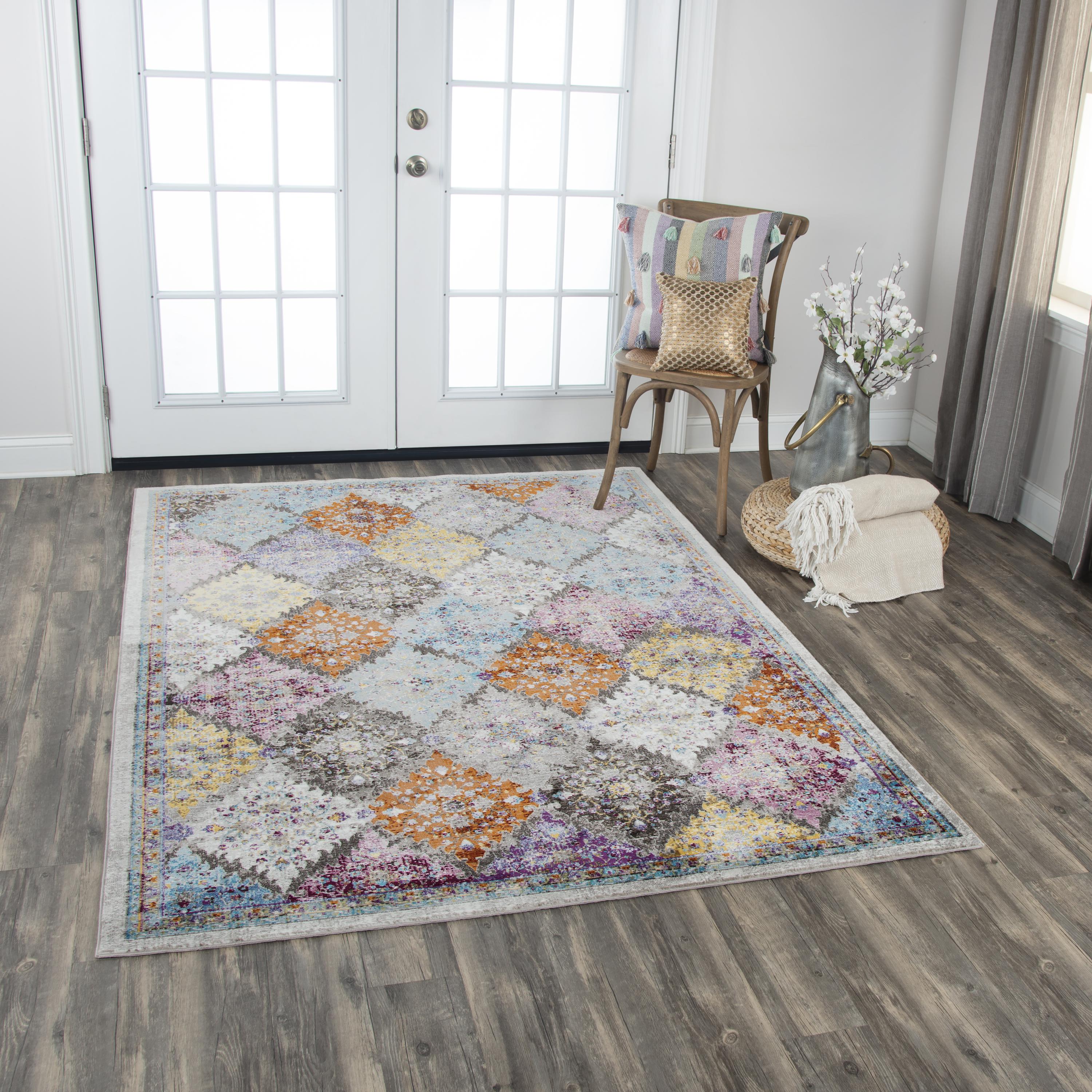 Power Loomed Persian/Diamond Area Rug