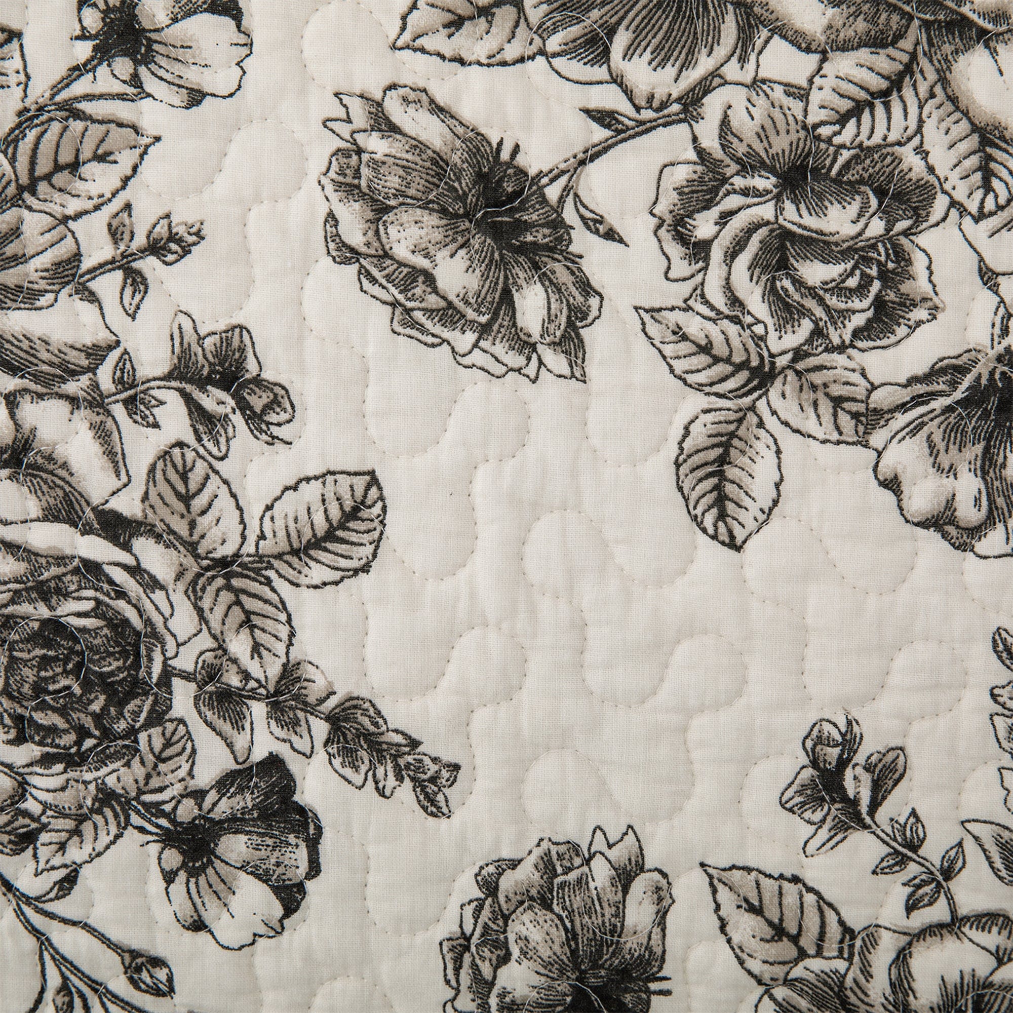 Lyla Reversible Floral Print Quilt Set