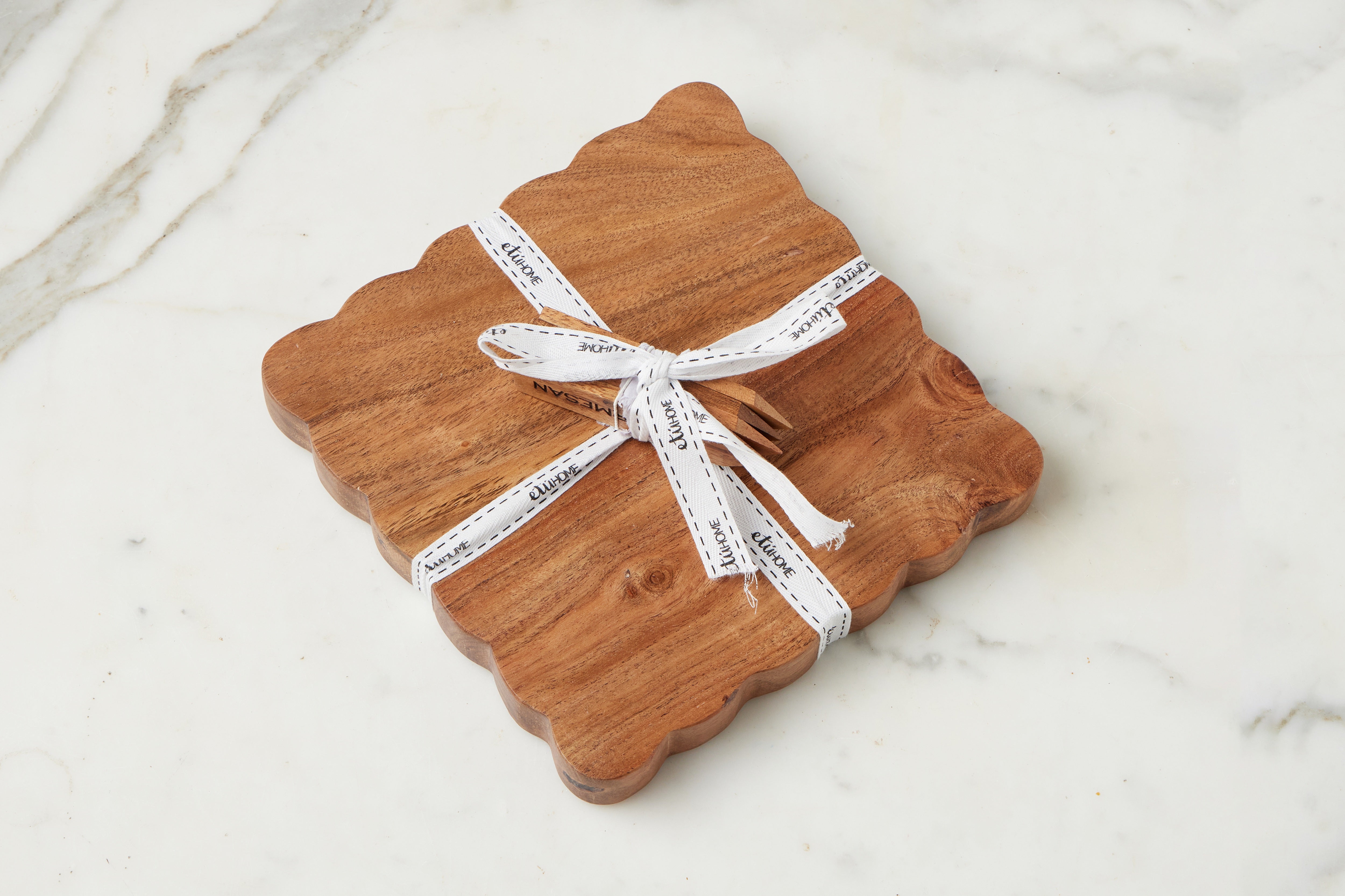 Square Scalloped Cheese Board with Cheese Markers - Thumbnail 2