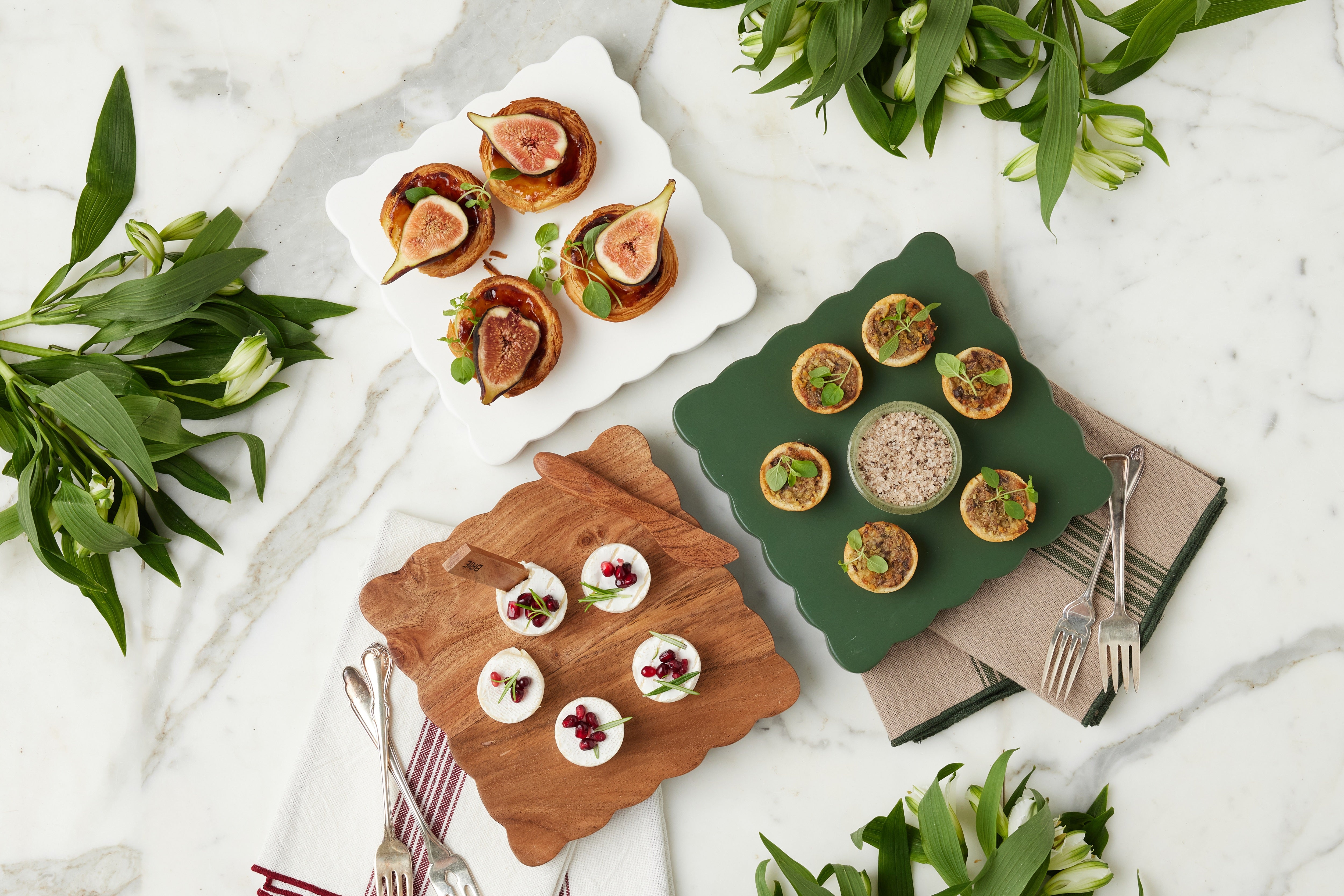 Square Scalloped Cheese Board with Cheese Markers