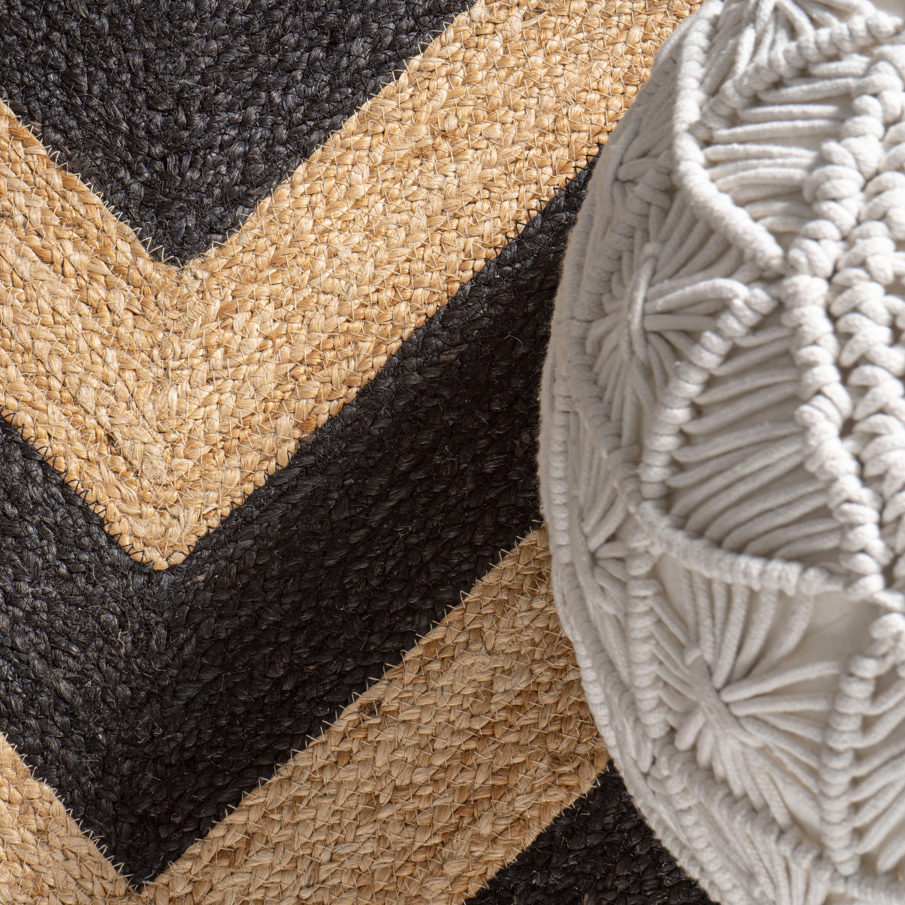 Piper Two-Tone Chevron Round Jute Round Area Rug
