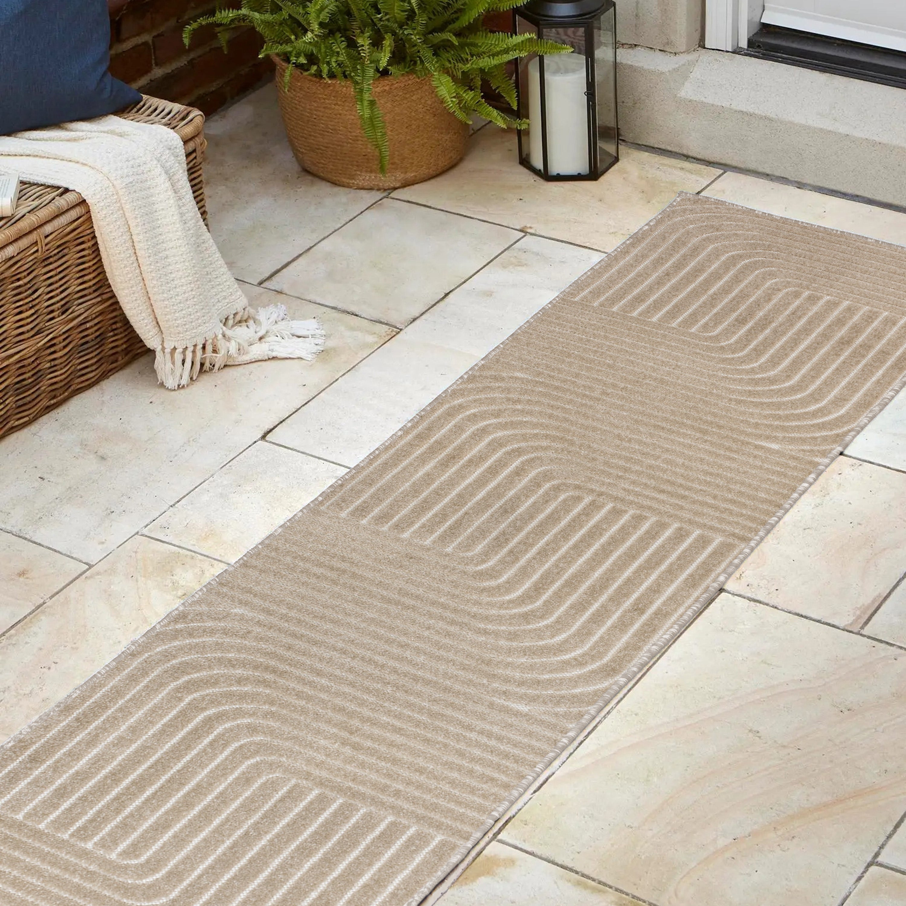Odense High-Low Minimalist Angle Geometric Indoor/Outdoor Area Rug