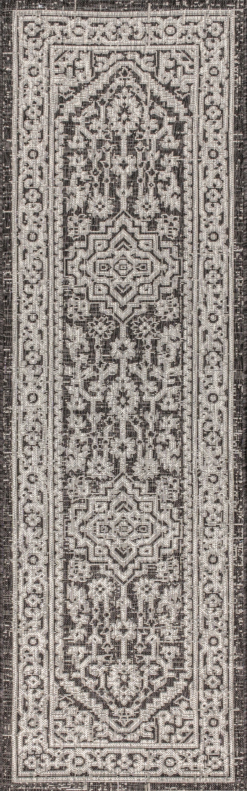 Sinjuri Medallion Textured Weave Indoor/Outdoor Area Rug