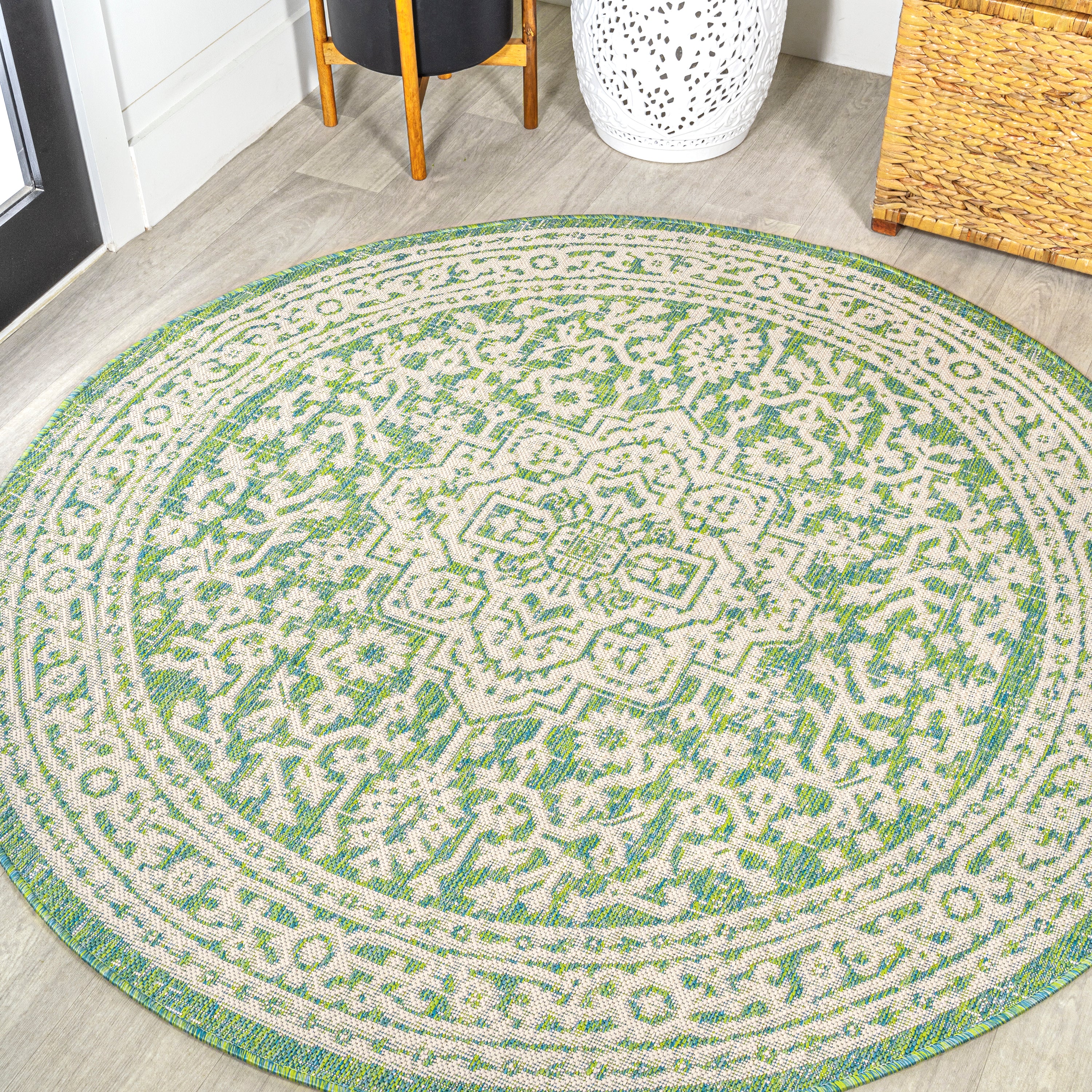 Sinjuri Medallion Textured Weave Indoor/Outdoor Area Rug