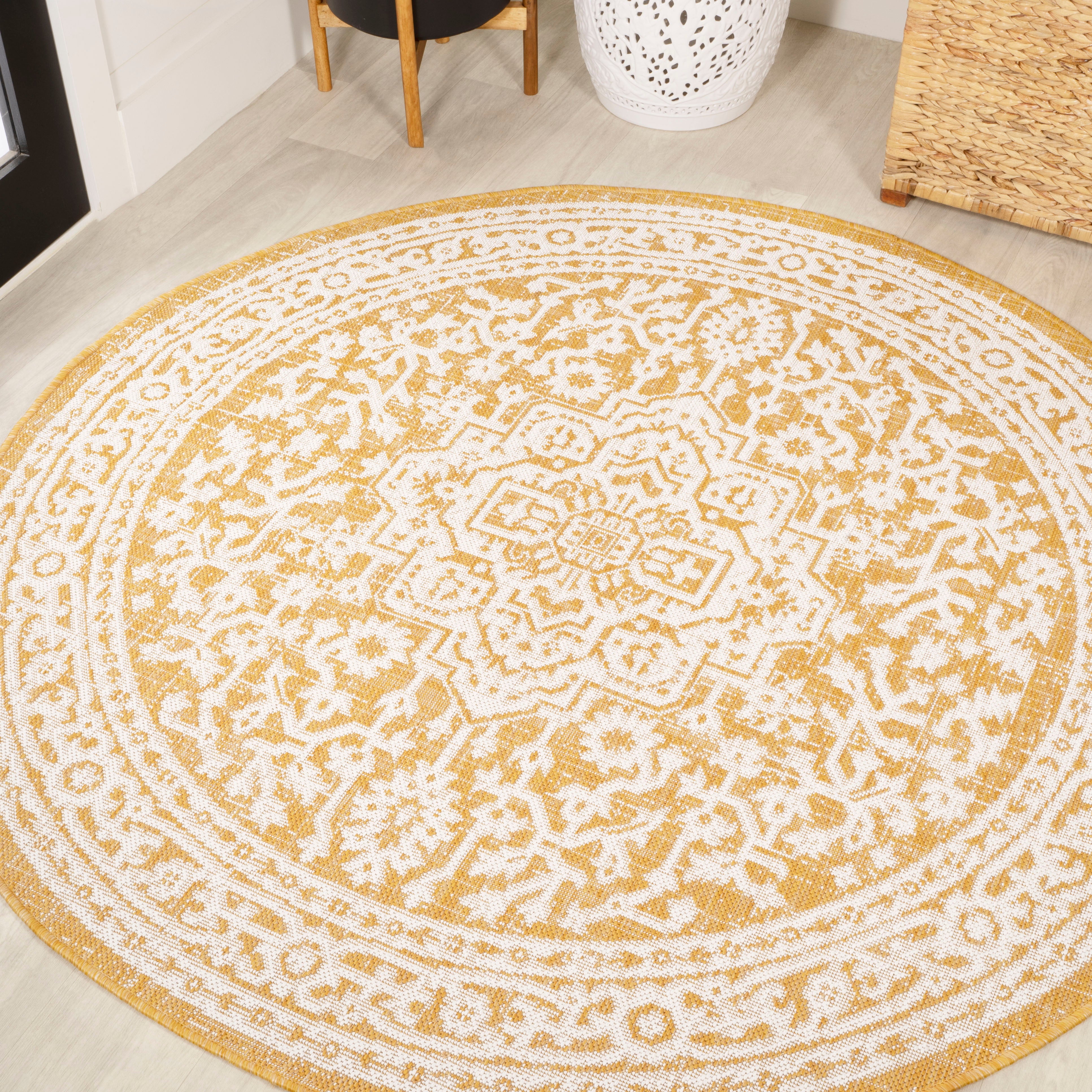 Sinjuri Medallion Textured Weave Indoor/Outdoor Area Rug