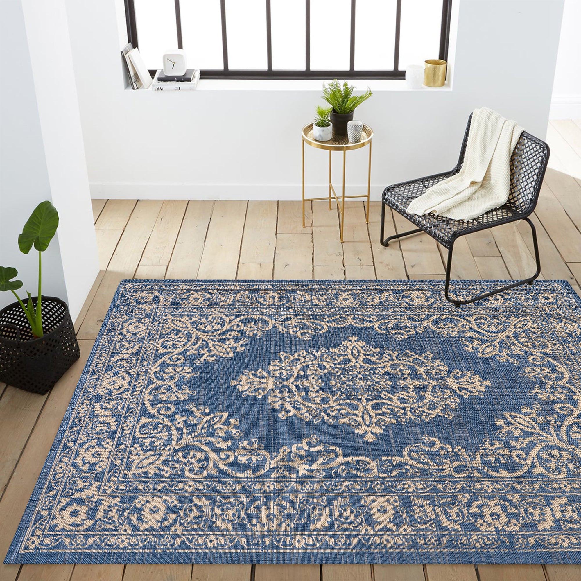 Galon Filigree Indoor/Outdoor Area Rug