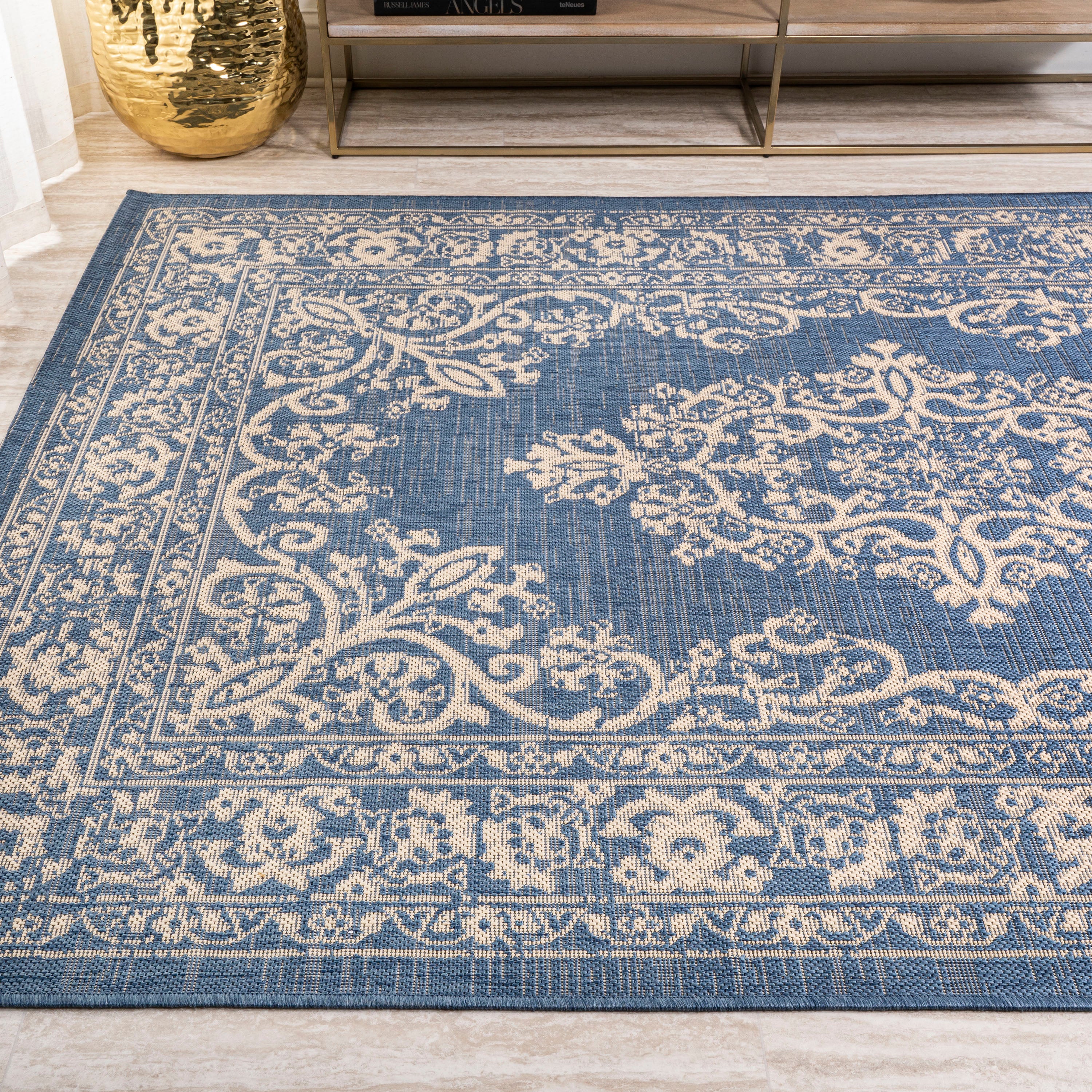 Galon Filigree Indoor/Outdoor Area Rug