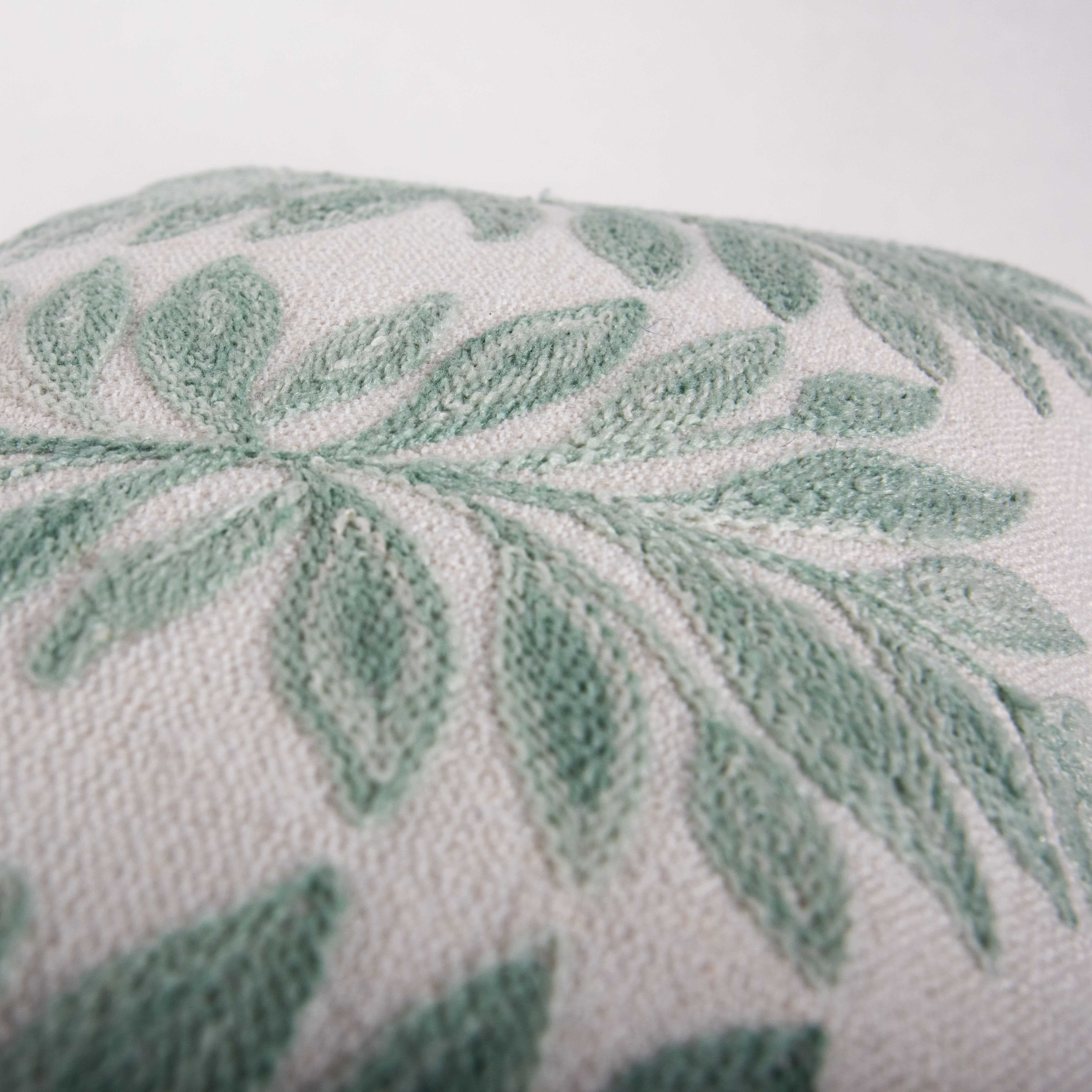 Indoor/Outdoor Farmhouse Botanical Decorative Throw Pillow