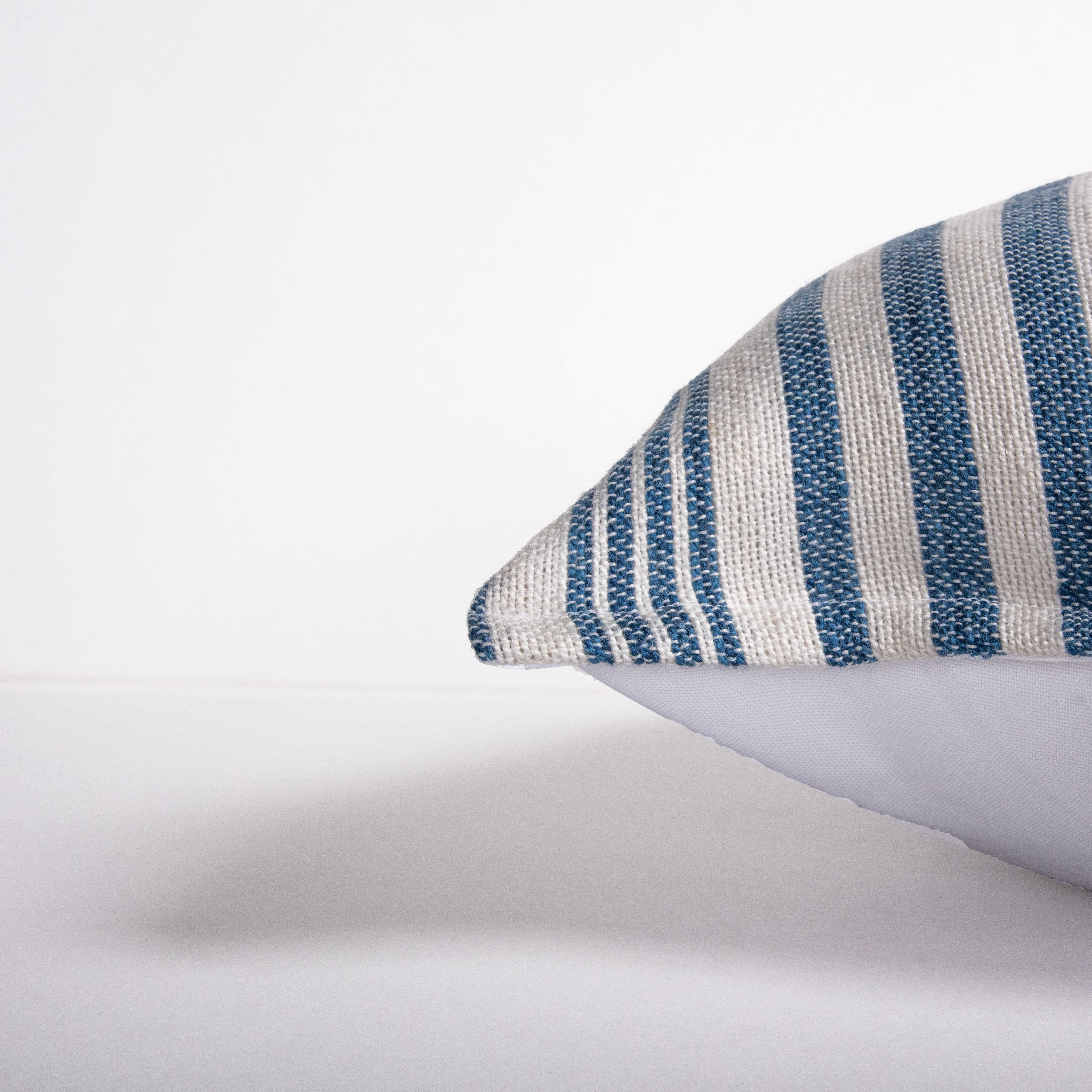 Indoor/Outdoor Flanged Decorative Throw Pillow