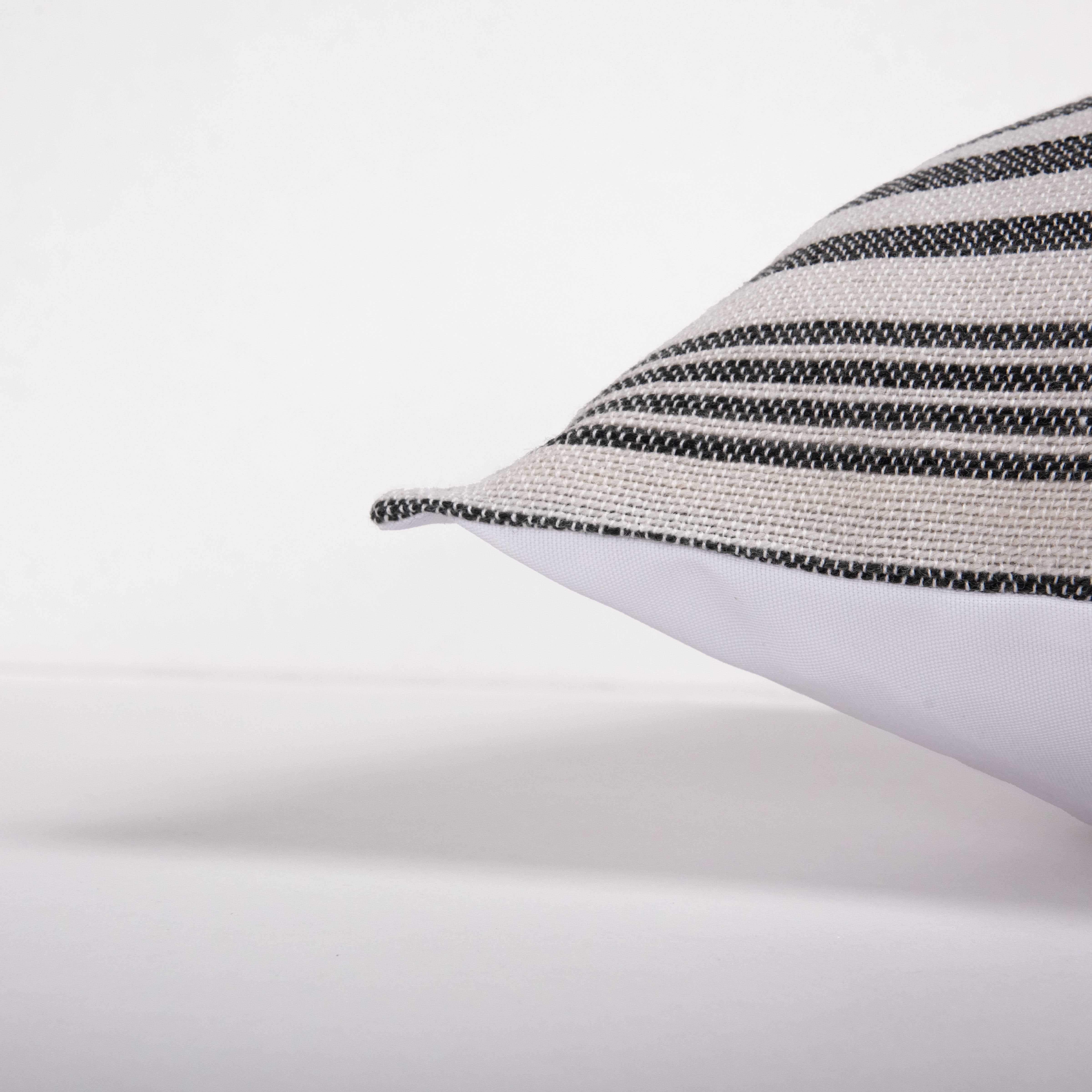 Indoor/Outdoor Flanged Decorative Throw Pillow