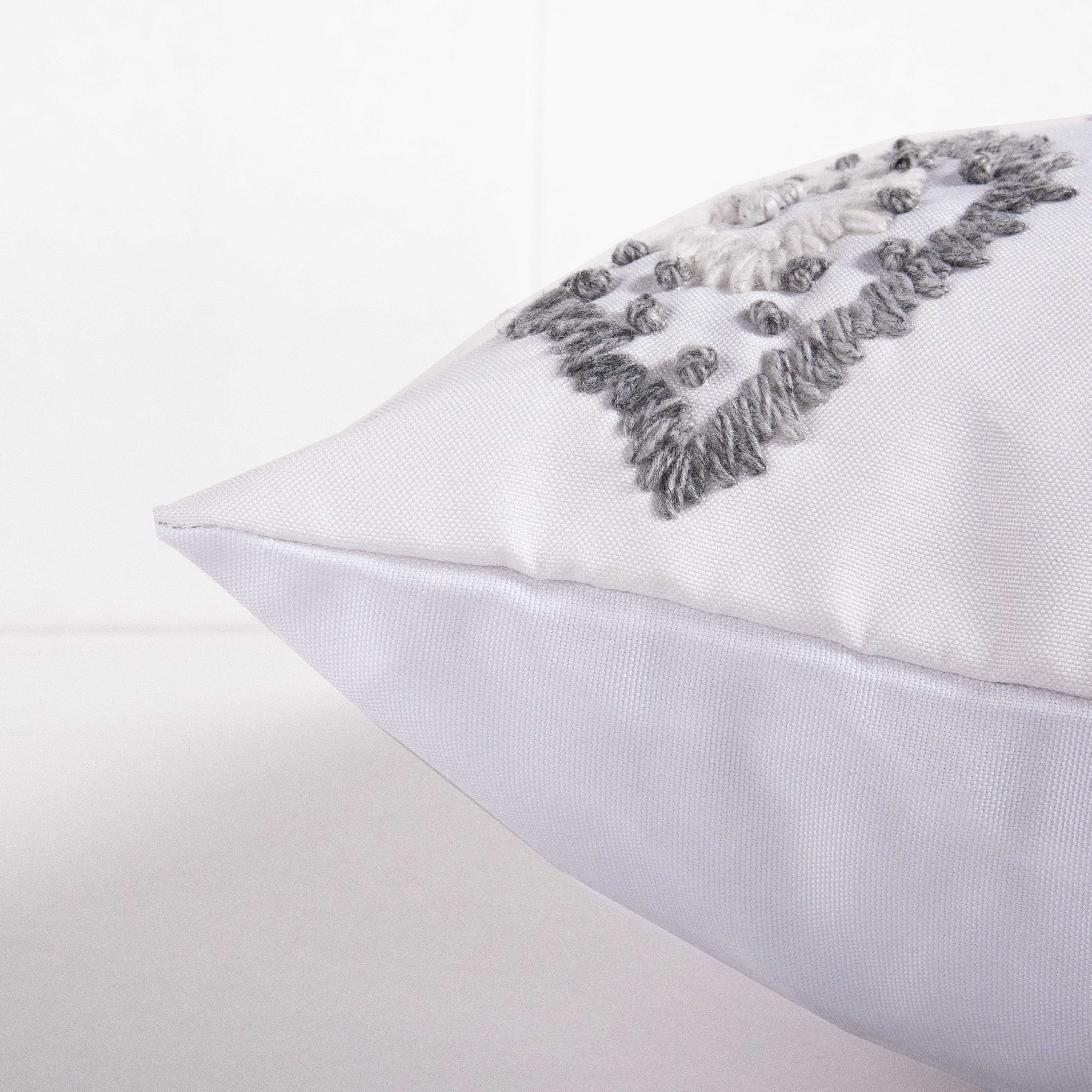 Indoor/Outdoor Diamond Decorative Throw Pillow