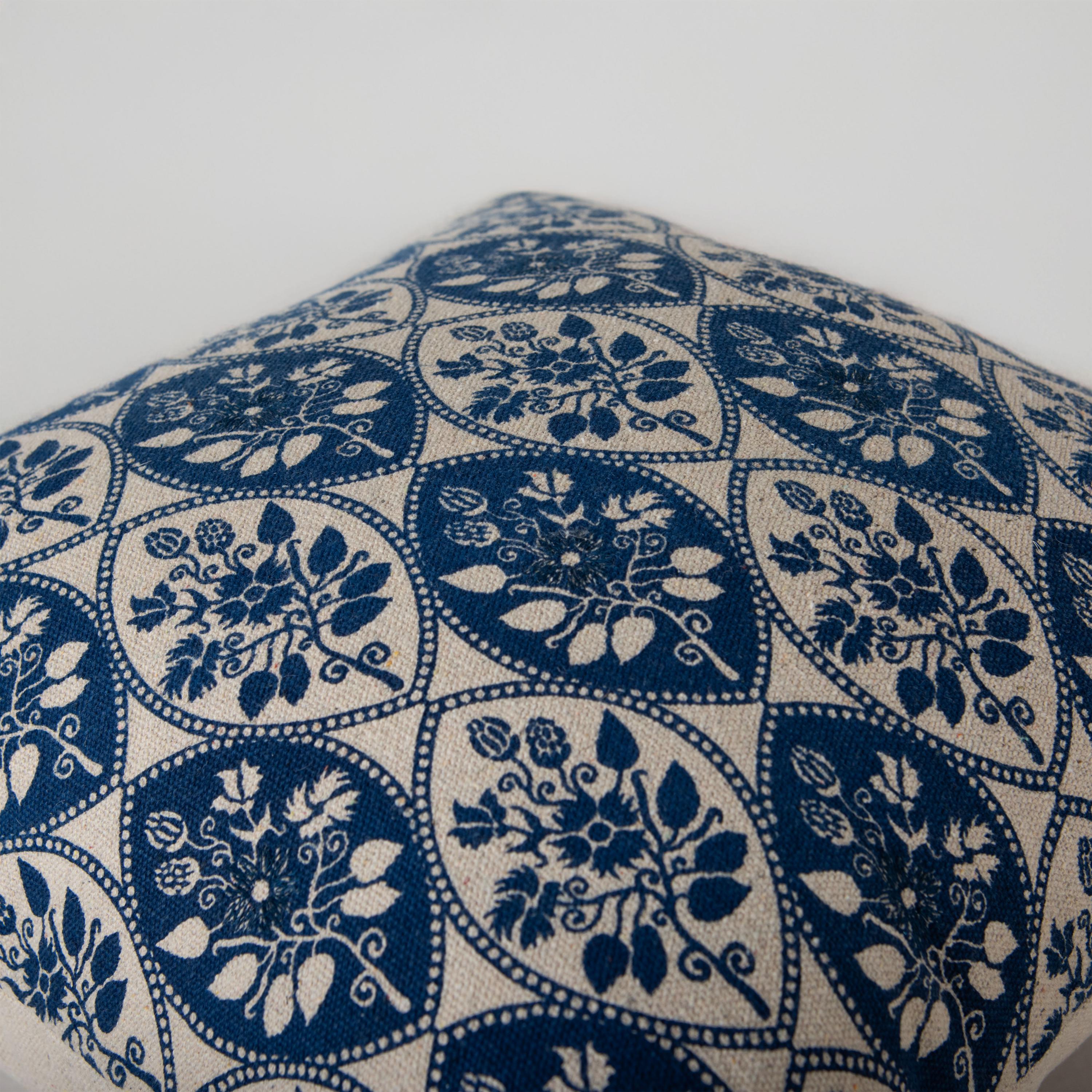 Oval Checker Floral Decorative Throw Pillow