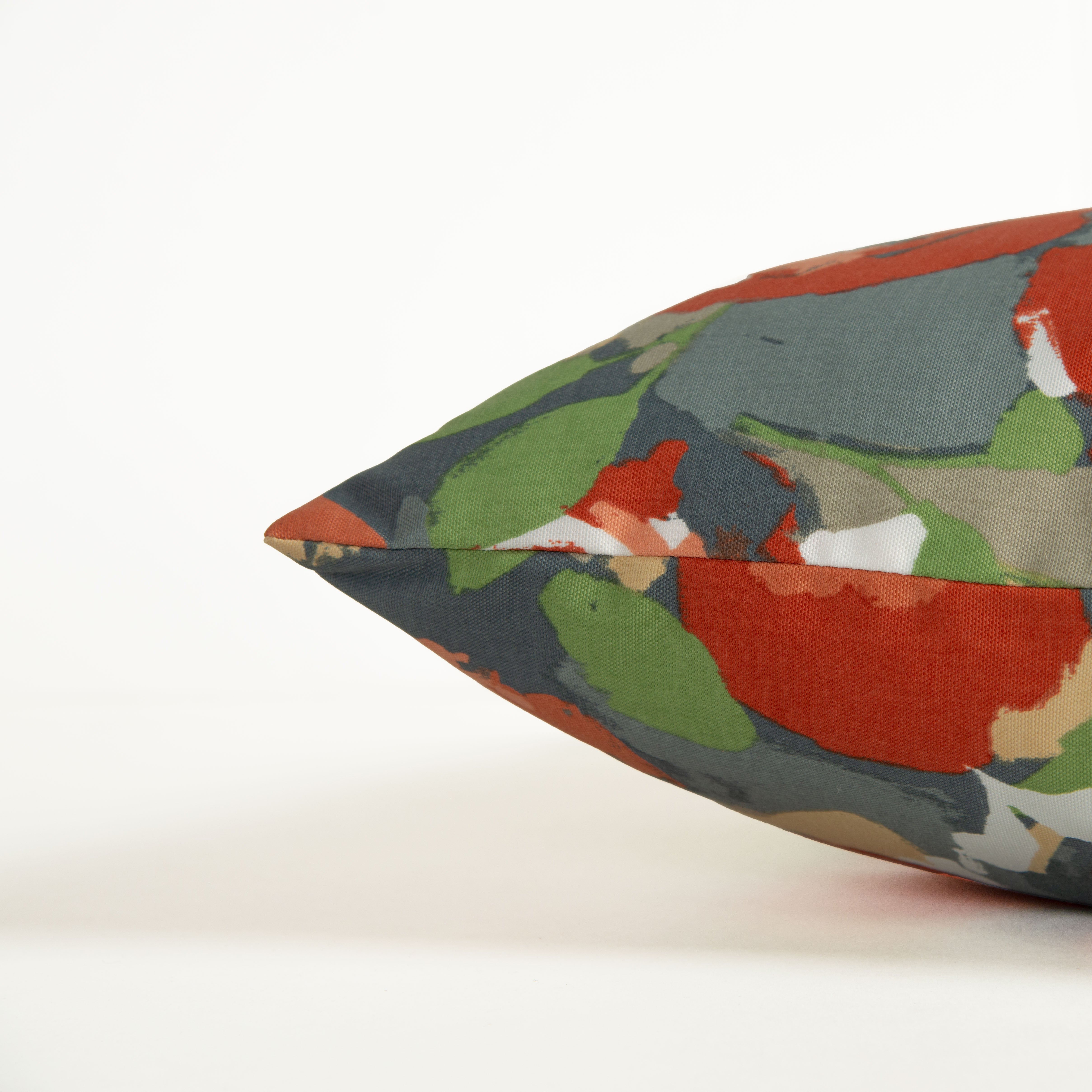Indoor/Outdoor Floral Decorative Throw Pillow
