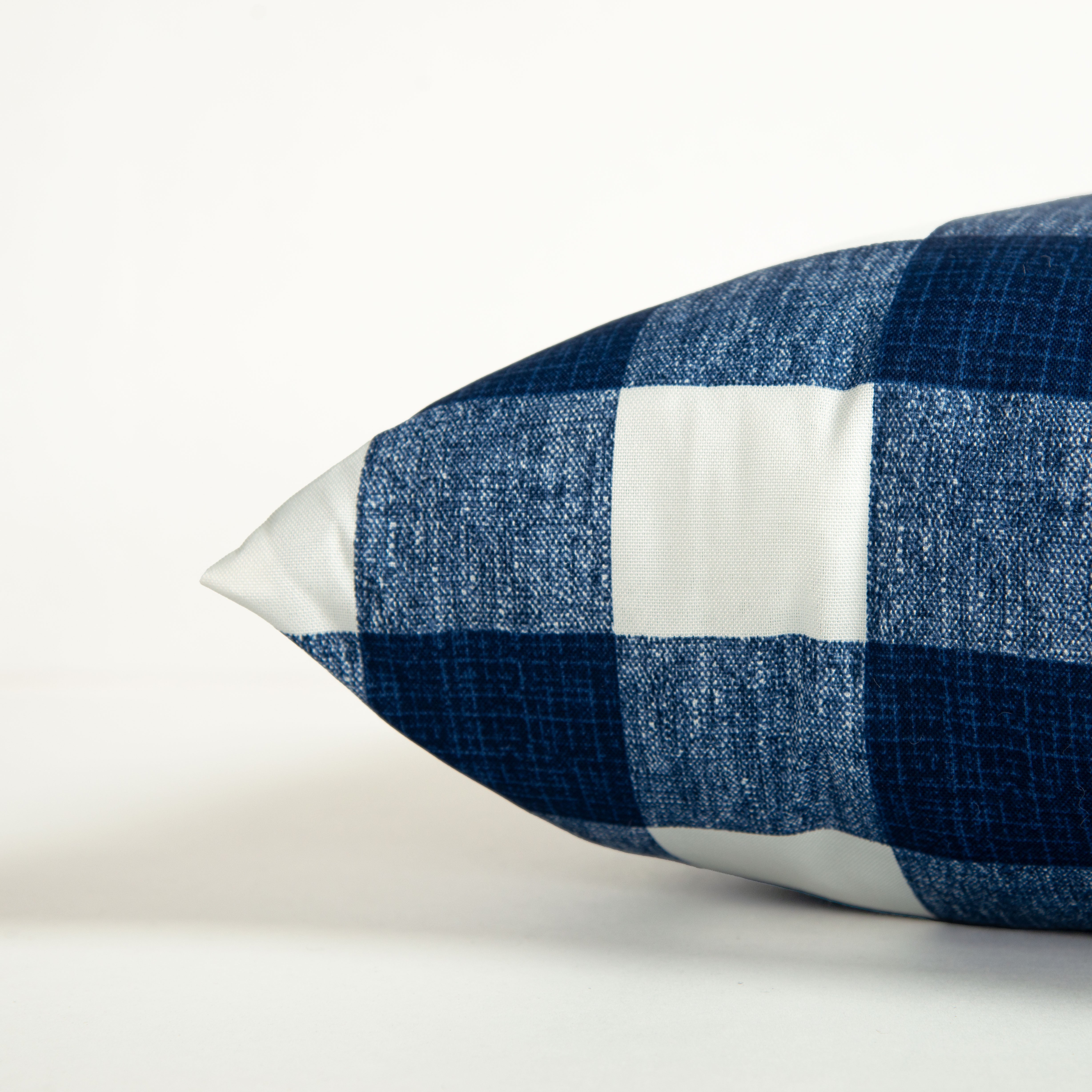 Indoor/Outdoor Plaid Decorative Throw Pillow