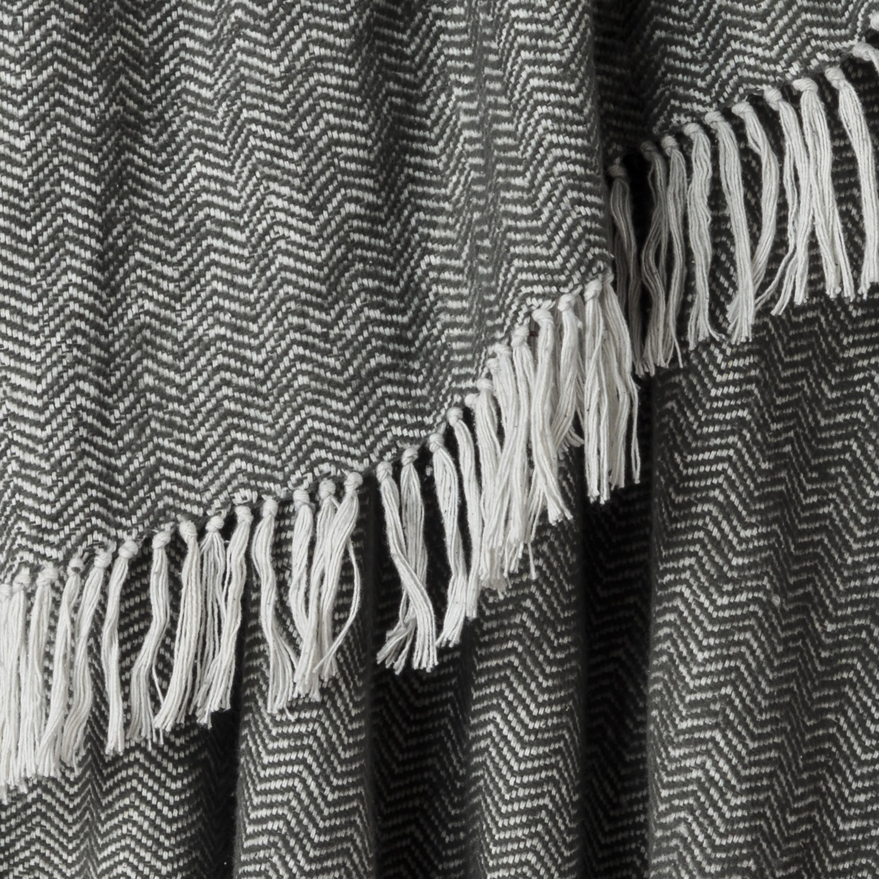 Woven Chevron 100% Cotton Throw