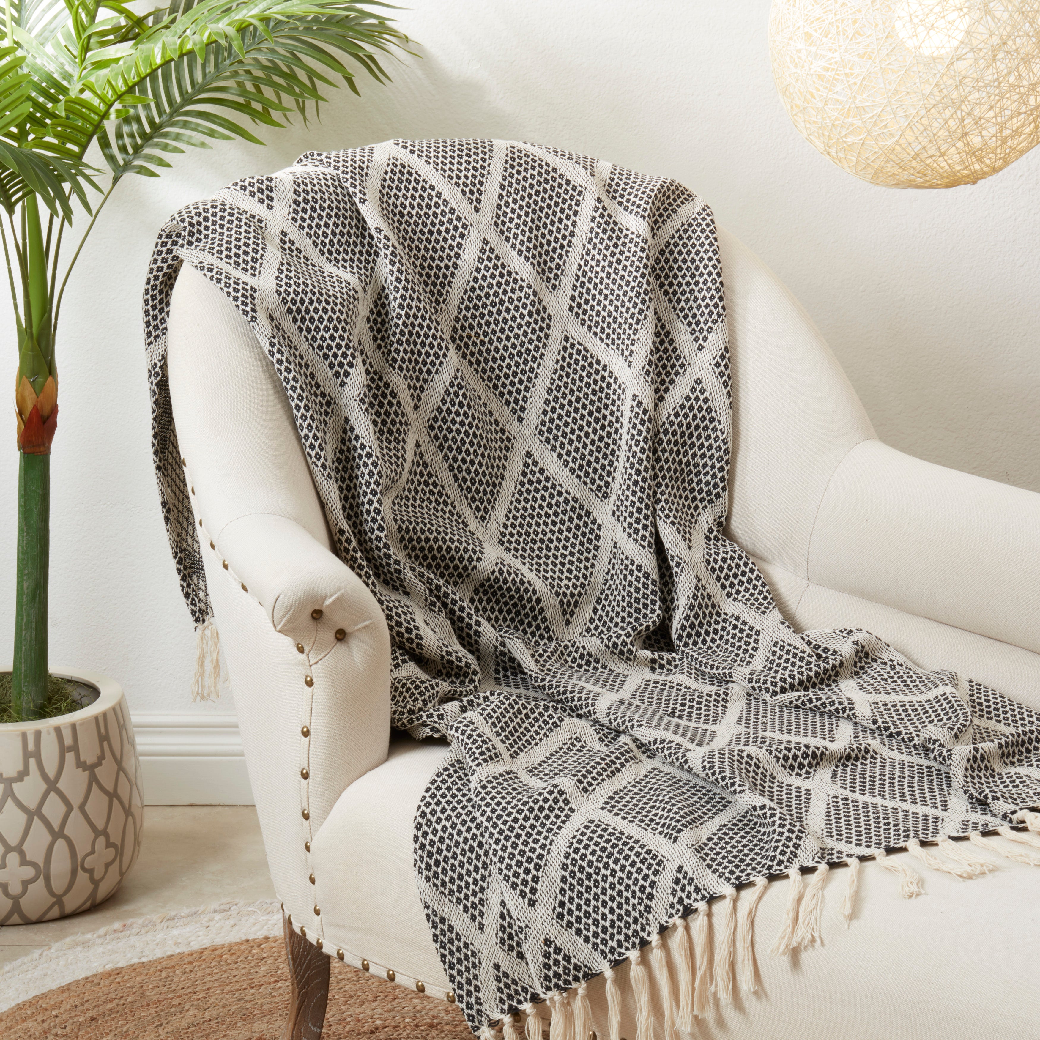 Diamond-Patterned Knit Fringed Throw Blanket