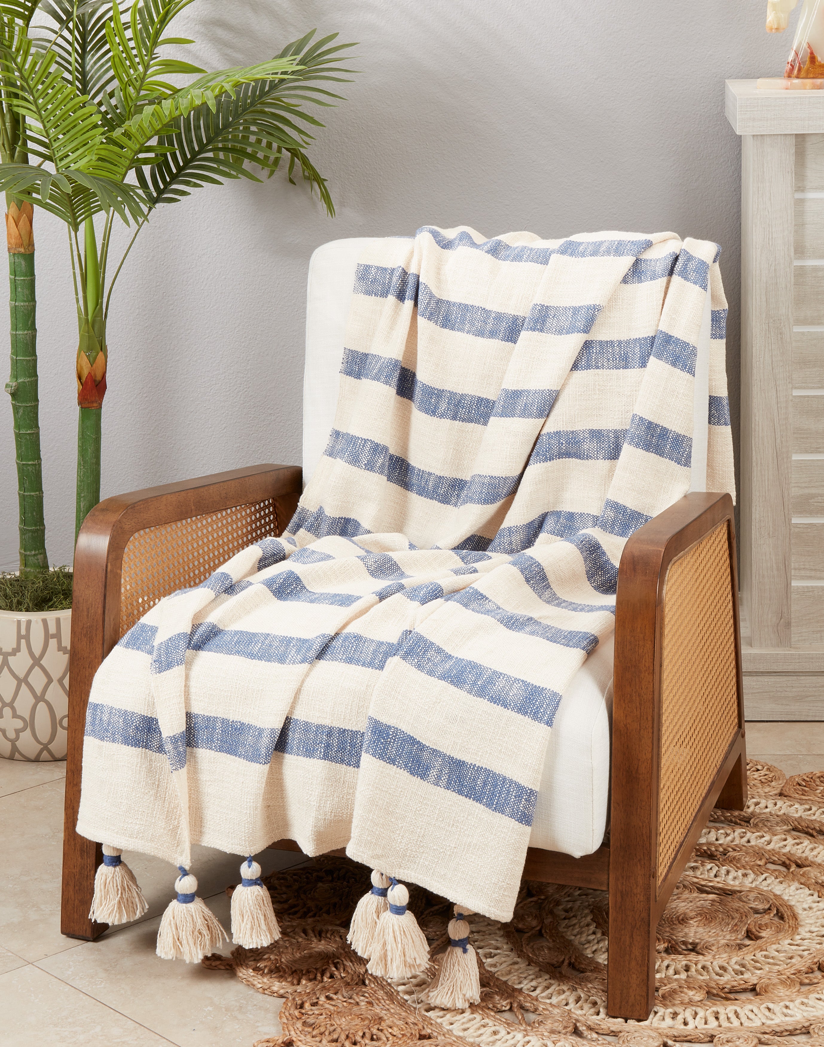 Chic Tassels Stripe Throw Blanket