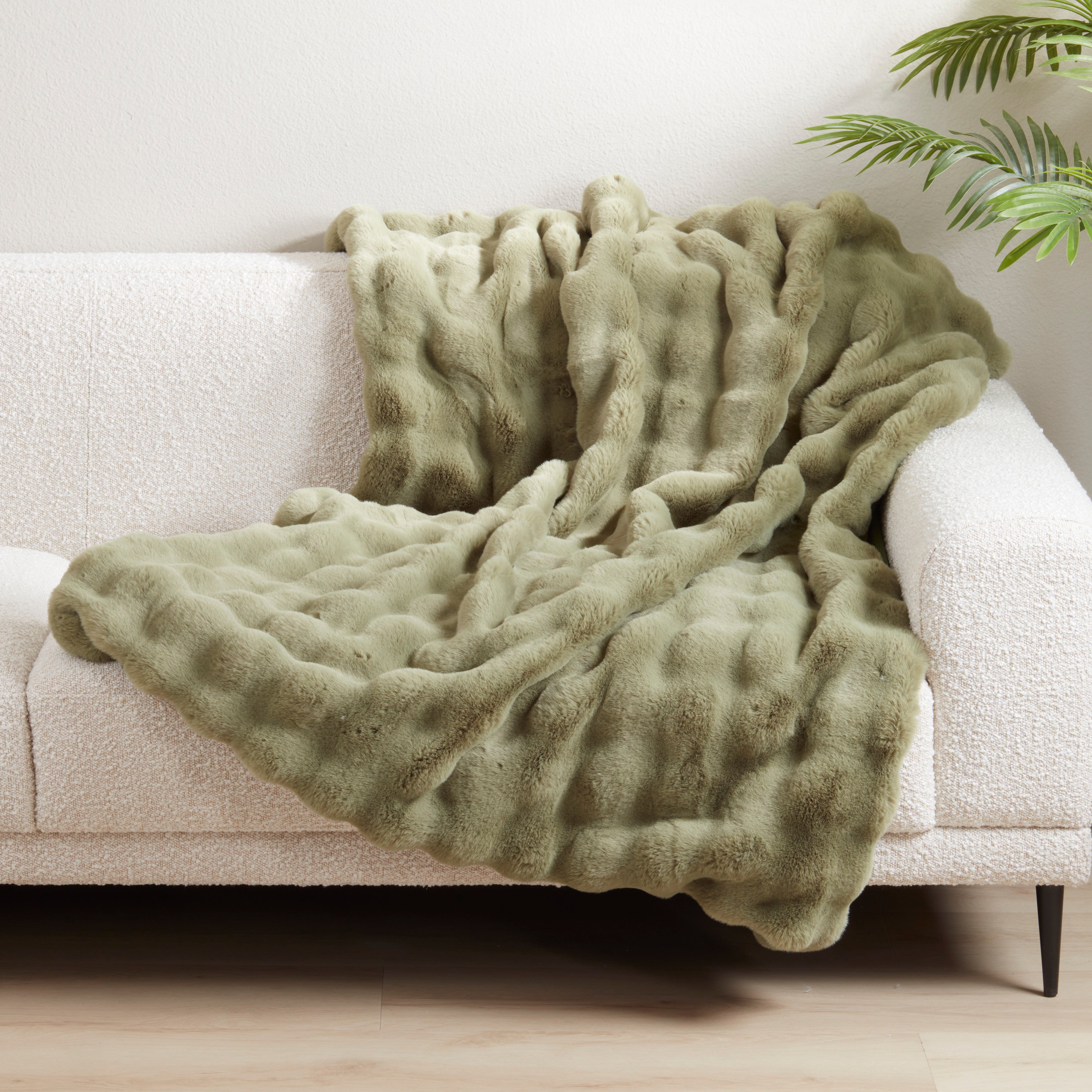 Plush Faux Fur Throw Blanket
