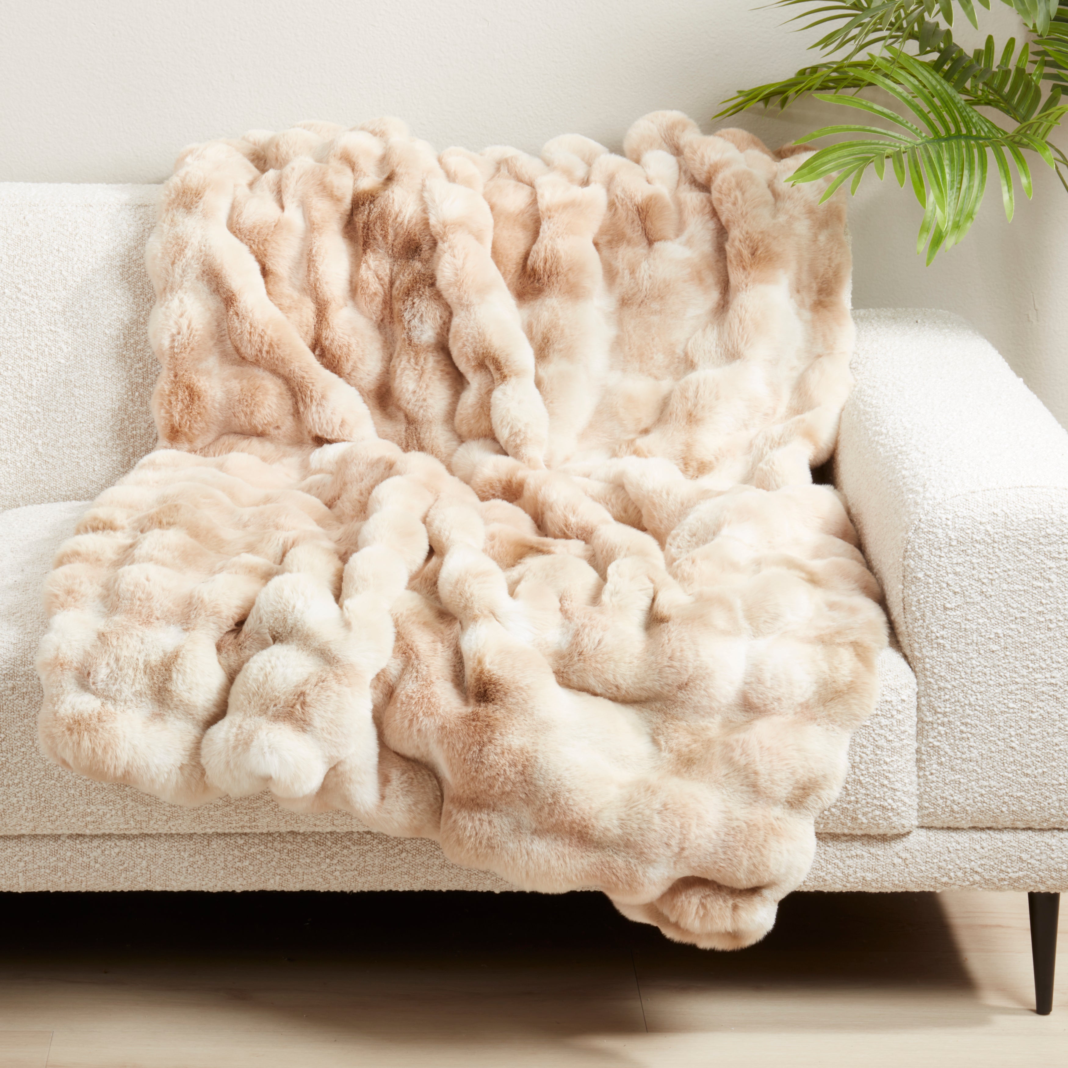 Soft Bubble Faux Fur Throw Blanket