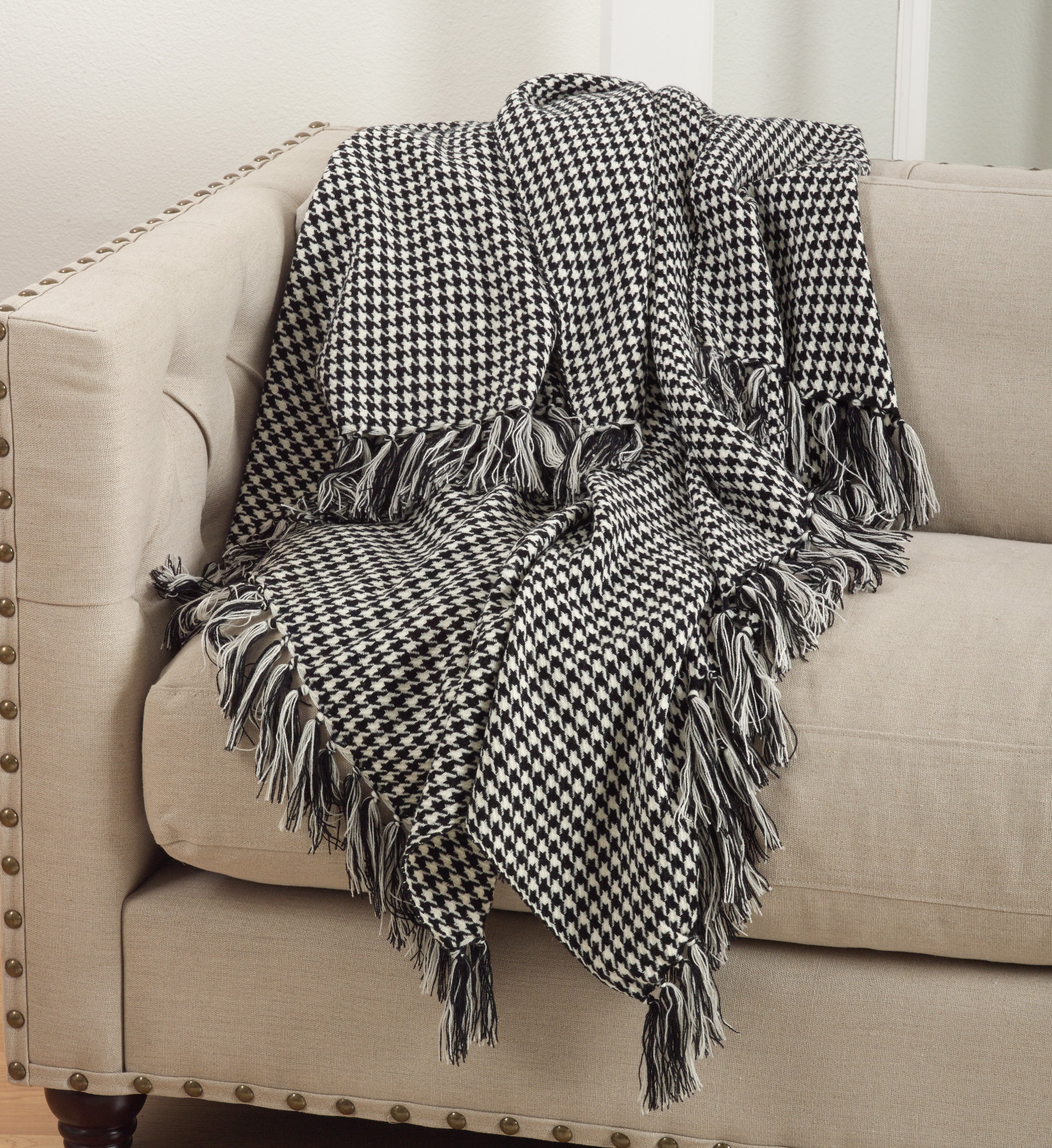 Houndstooth Design Throw Blanket