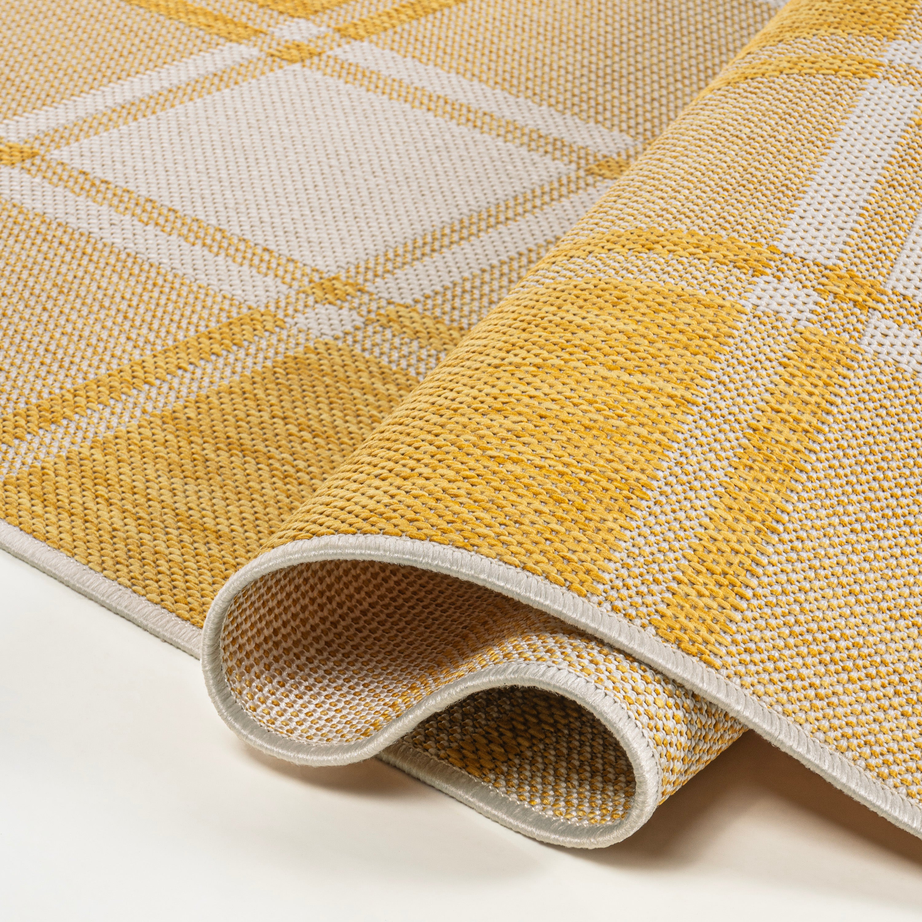 Sabine Traditional Farmhouse Bold Gingham Indoor/Outdoor Runner Rug