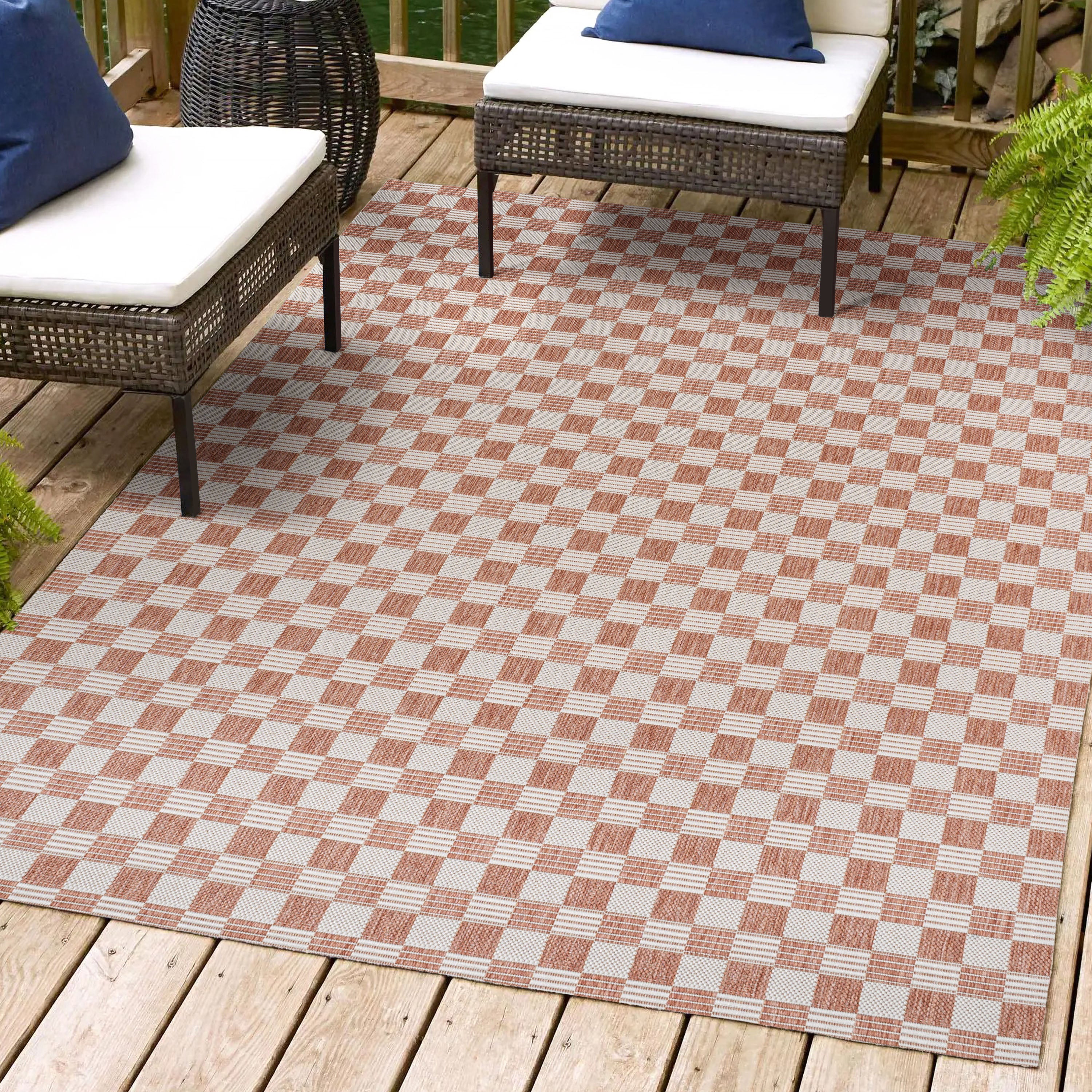 Aimee Traditional Cottage Checkerboard Indoor/Outdoor Runner Rug