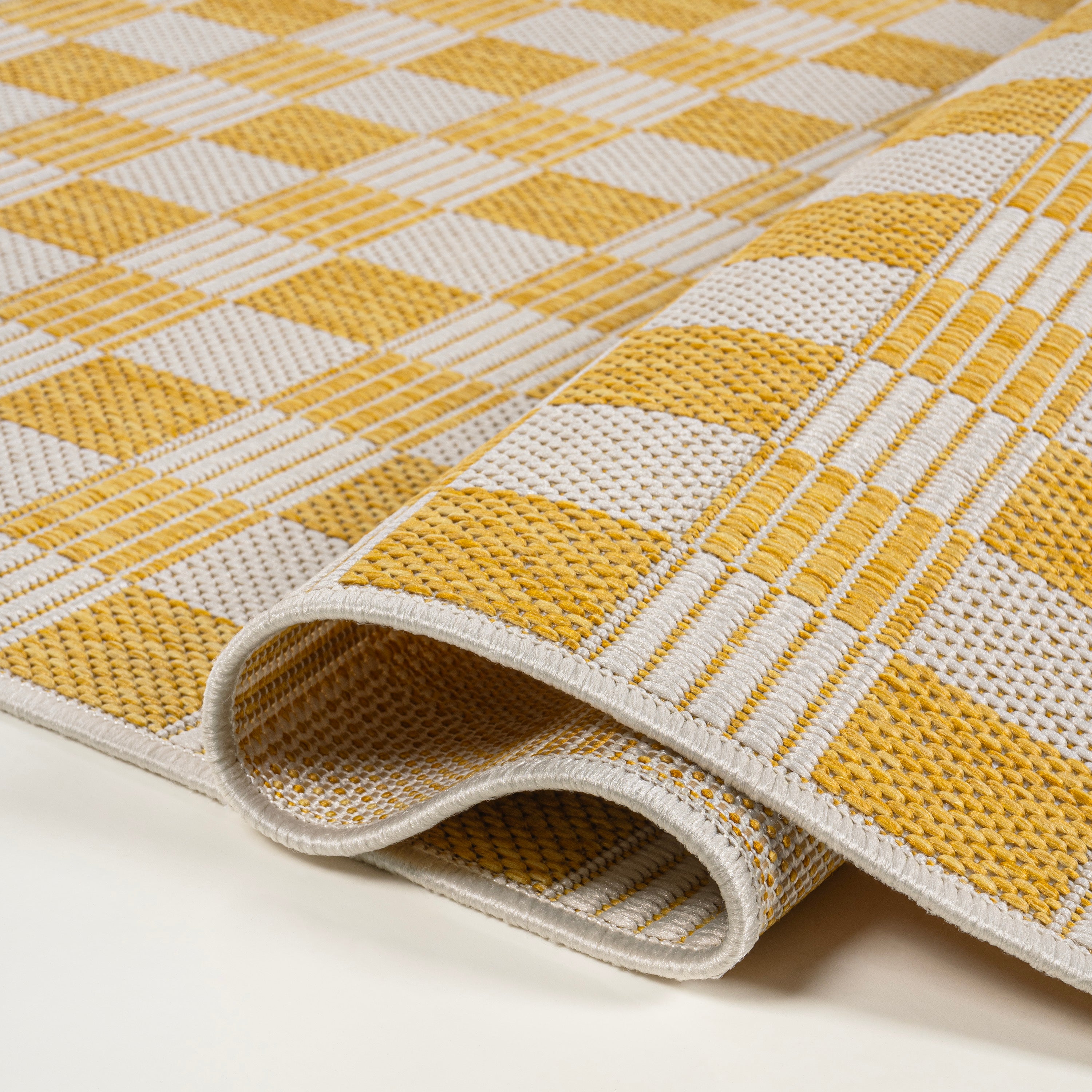 Aimee Traditional Cottage Checkerboard Indoor/Outdoor Runner Rug