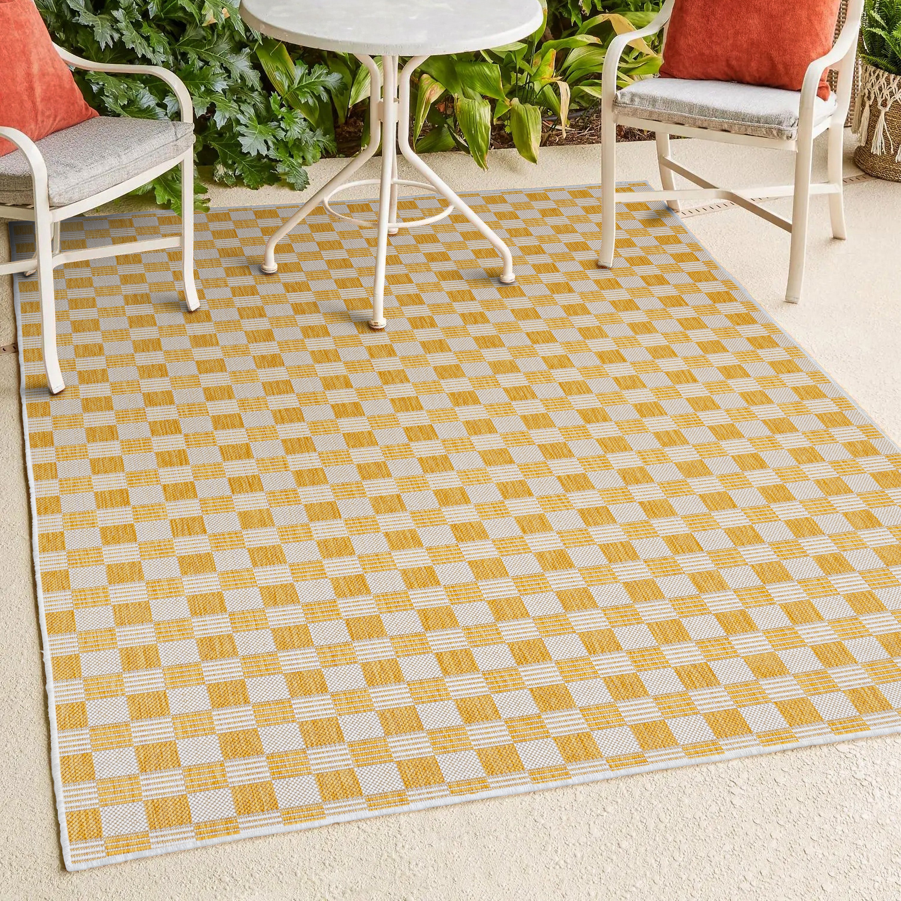 Aimee Traditional Cottage Checkerboard Indoor/Outdoor Runner Rug
