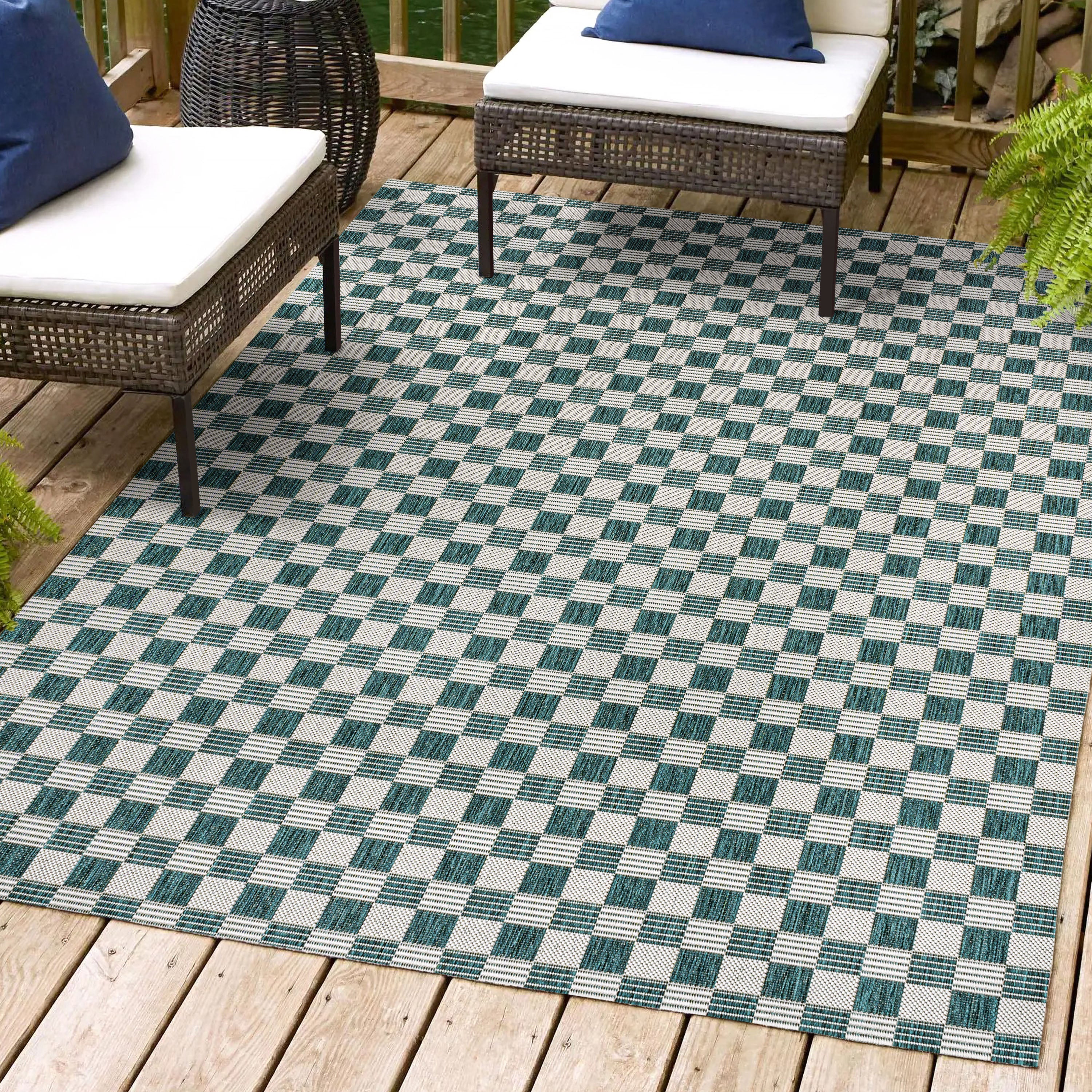 Aimee Traditional Cottage Checkerboard Indoor/Outdoor Runner Rug