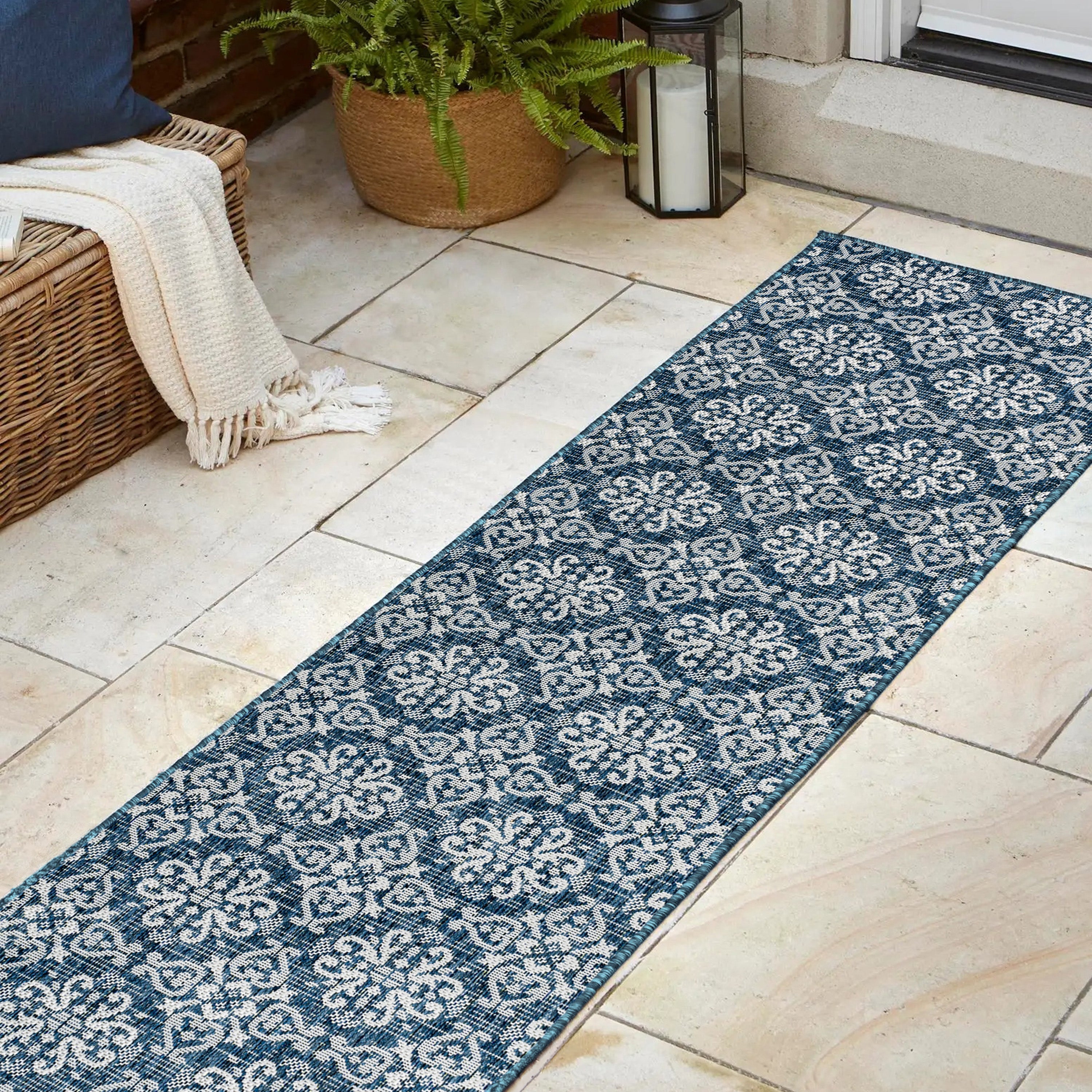 Amora Traditional Mediterranean Tile Design Indoor/Outdoor Rug