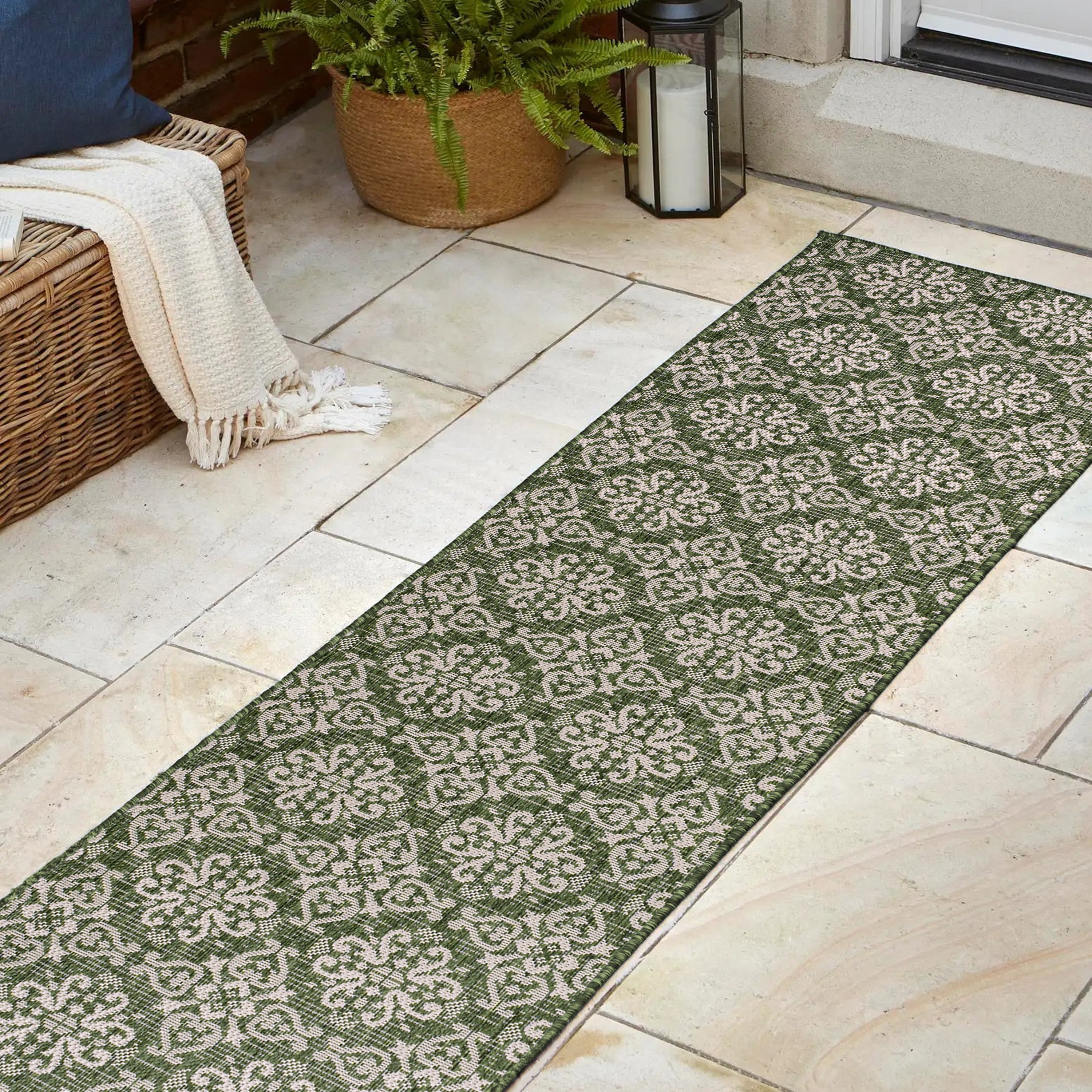 Amora Traditional Mediterranean Tile Design Indoor/Outdoor Rug