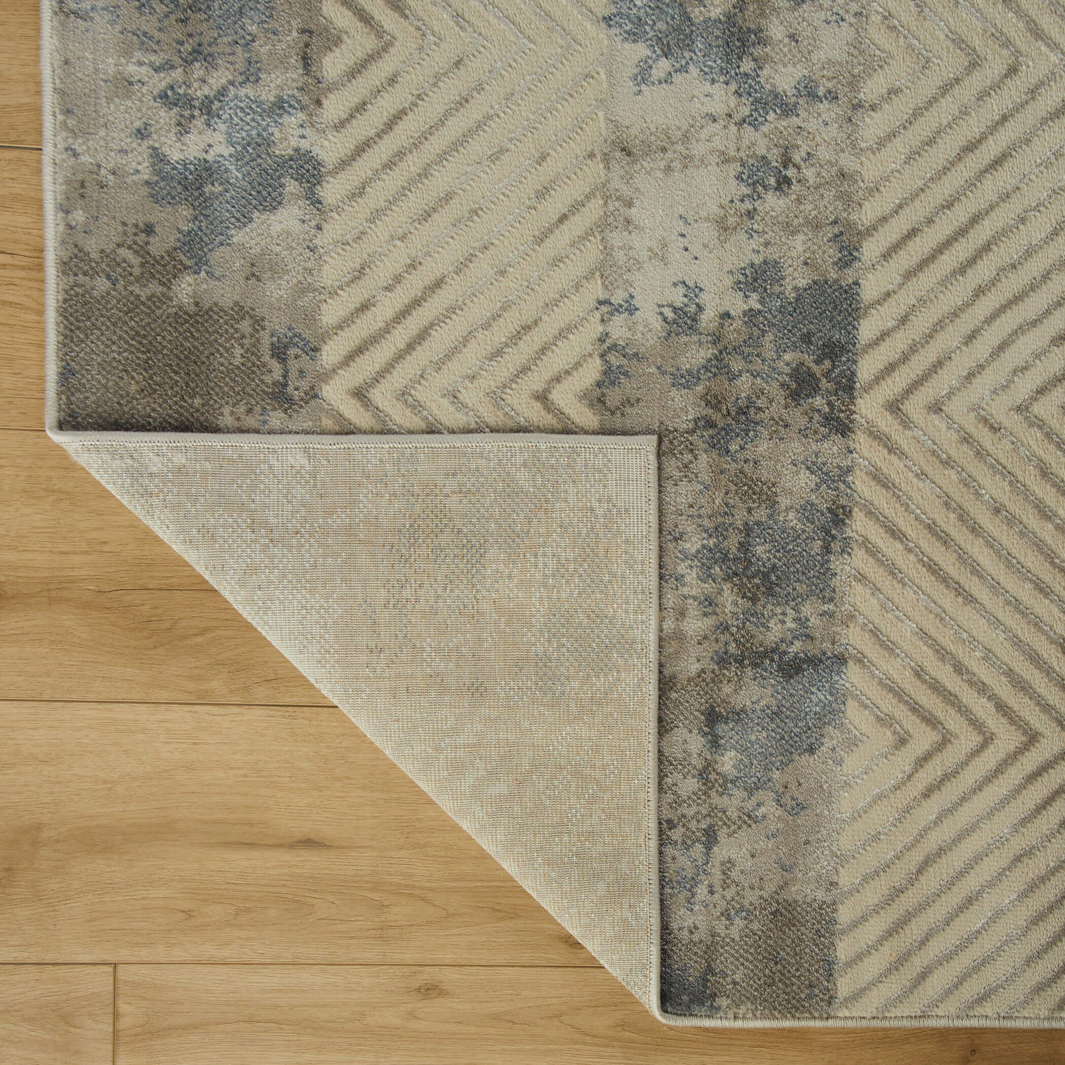 Betsi Vintage Chevron Stripe Rug
