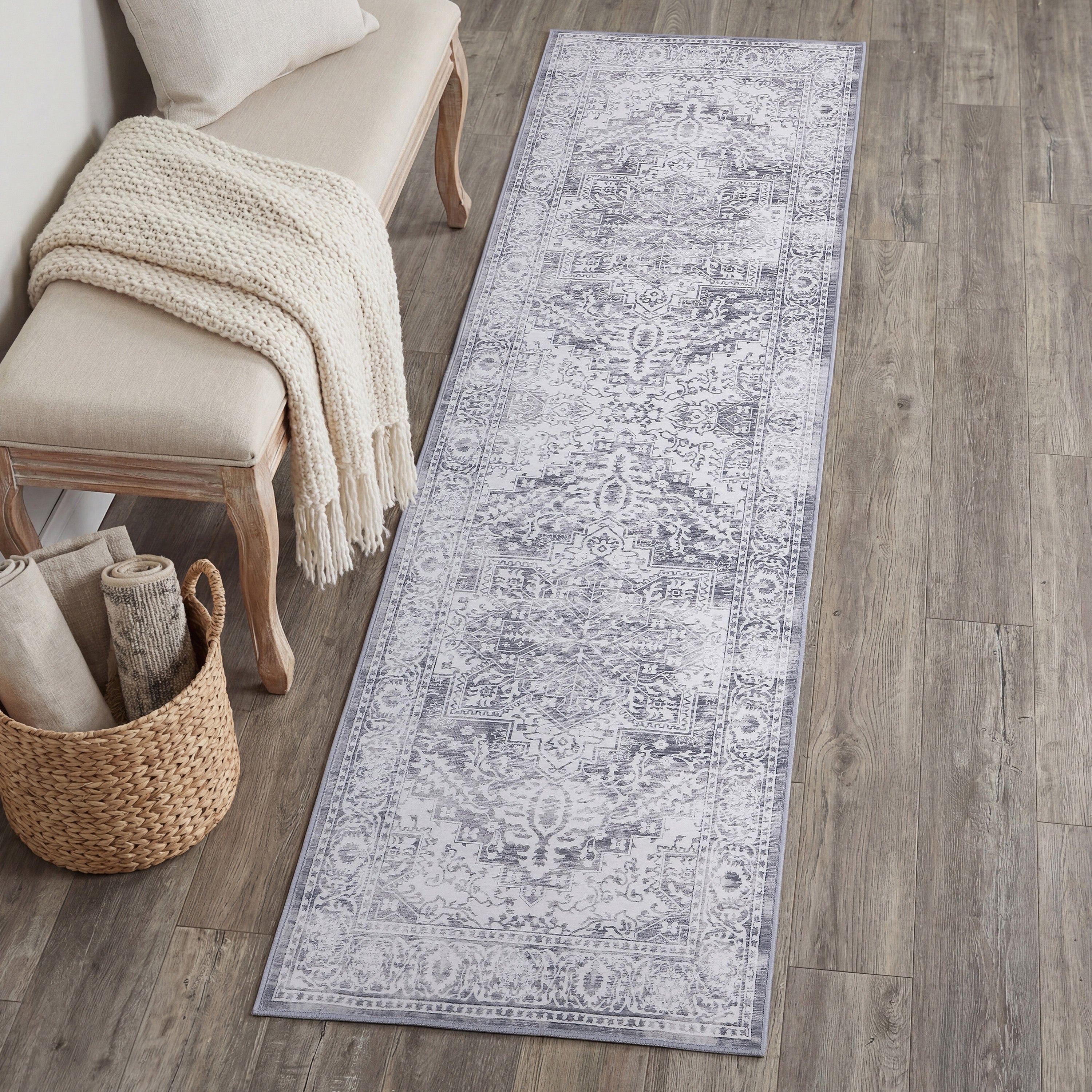 Eleanor Vintage Medallion Border Non-Slip Machine-Washable Rug