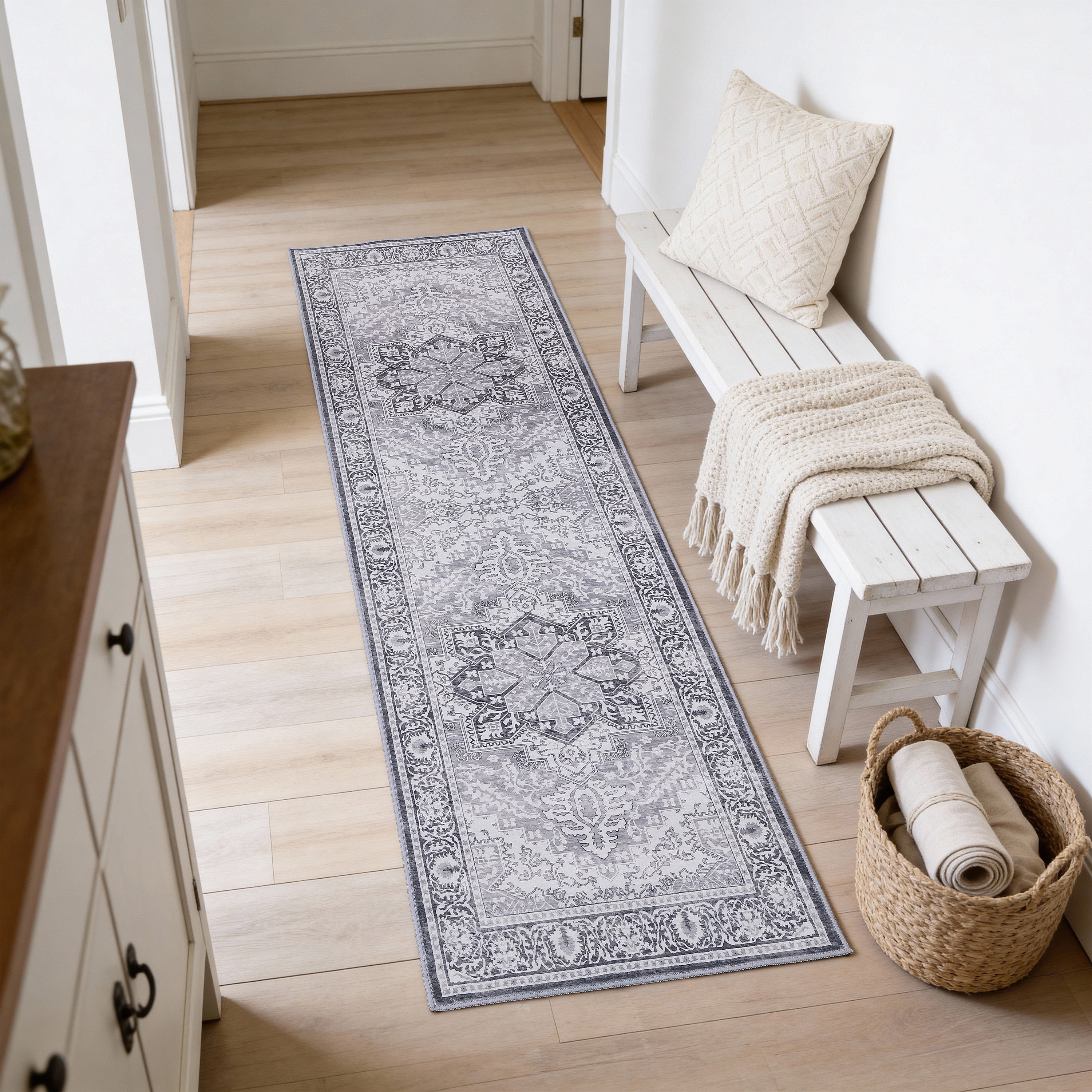 Eleanor Vintage Medallion Border Non-Slip Machine-Washable Rug