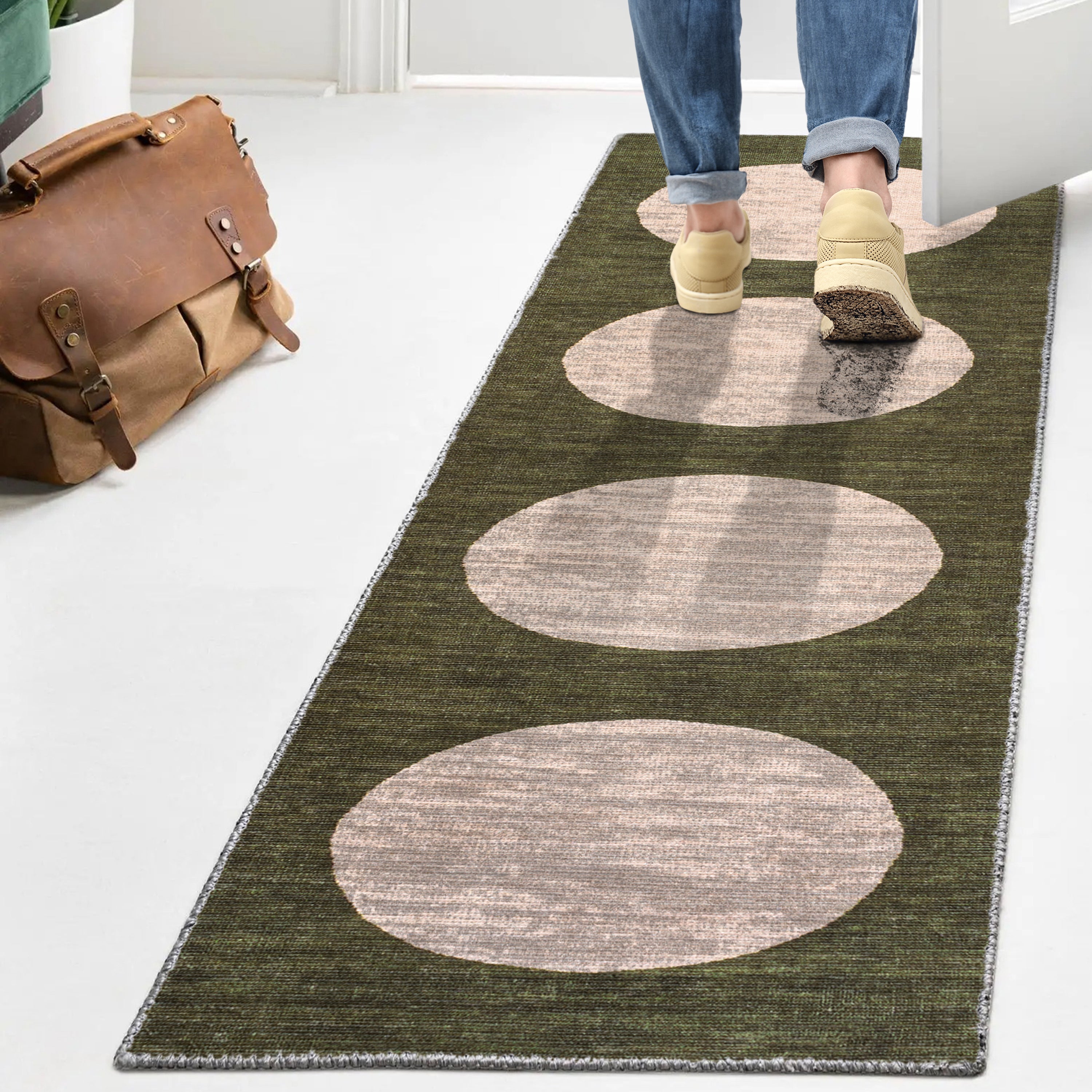 Cirkel Minimalist Geometric Dot Machine-Washable Area Rug