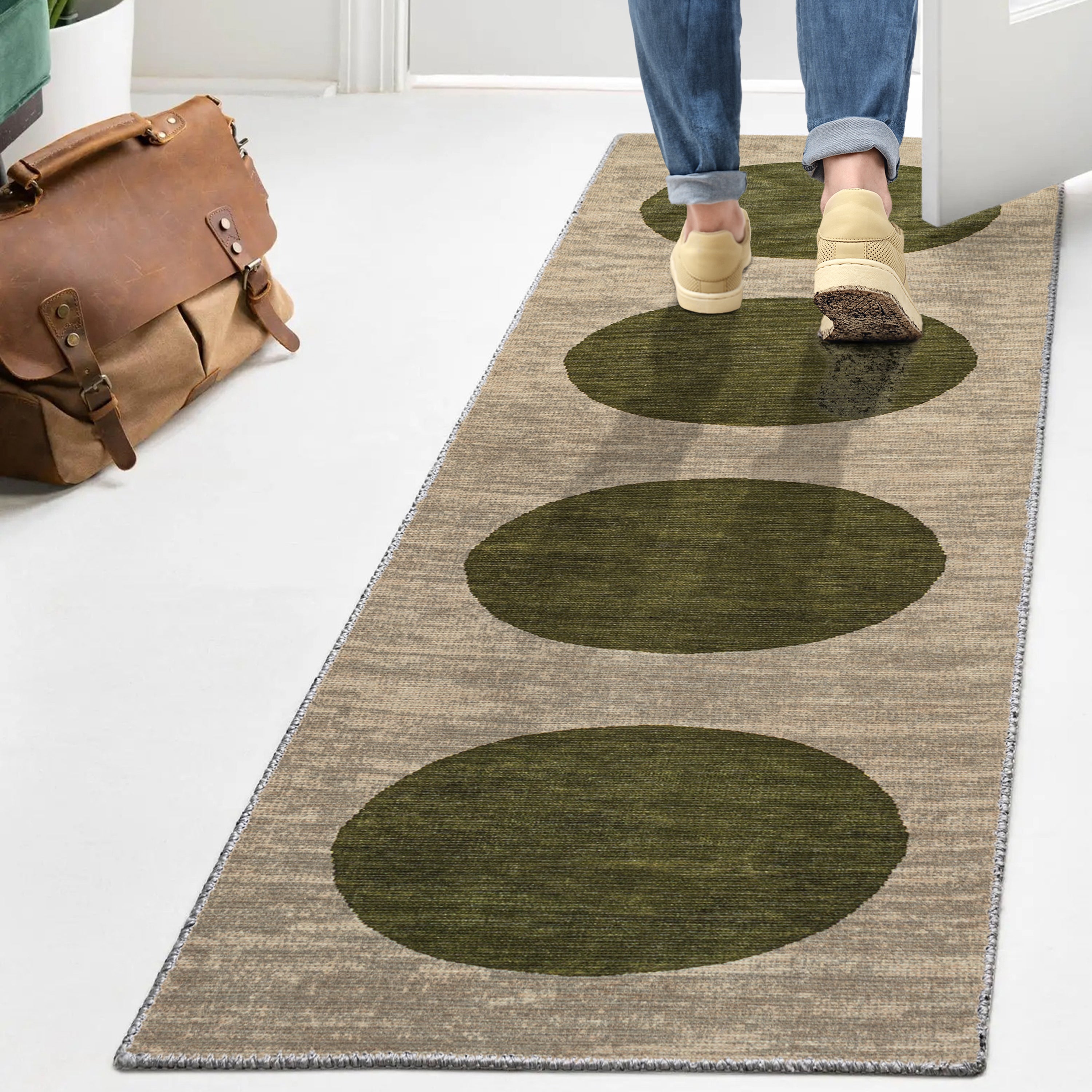 Cirkel Minimalist Geometric Dot Machine-Washable Area Rug