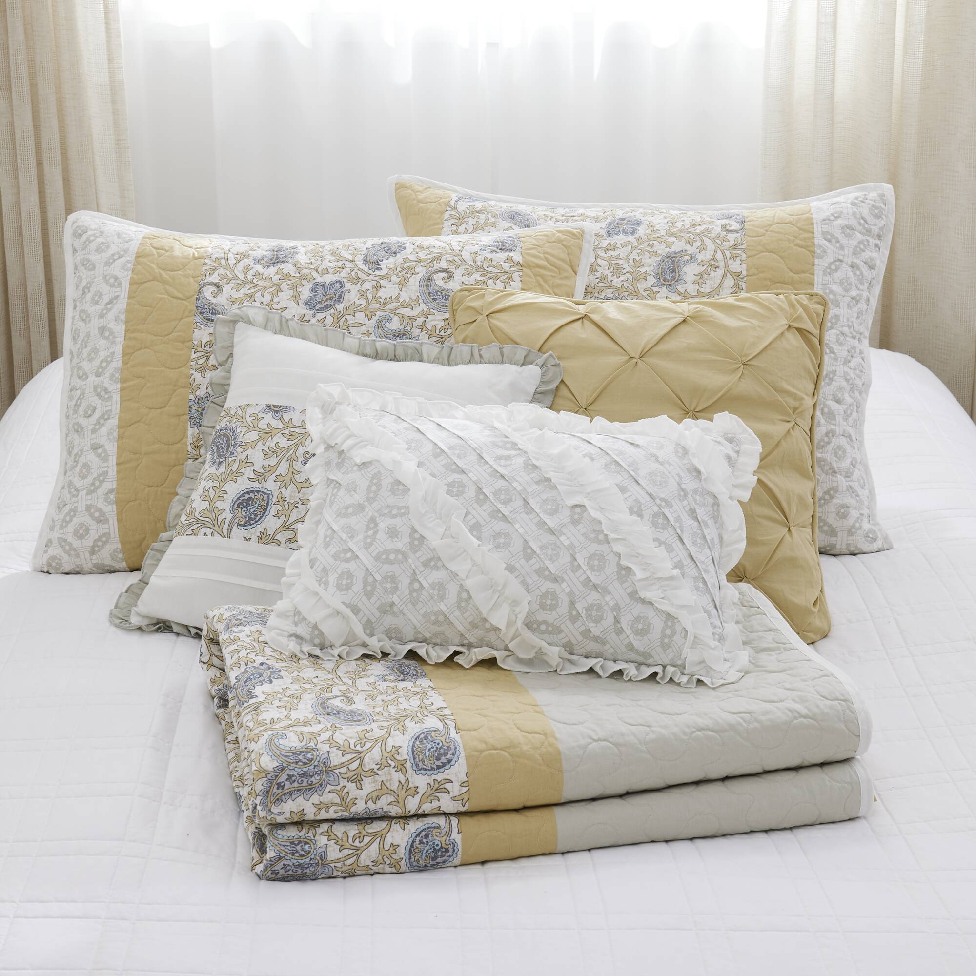 6 Piece Cotton Percale Quilt Set with Throw Pillows