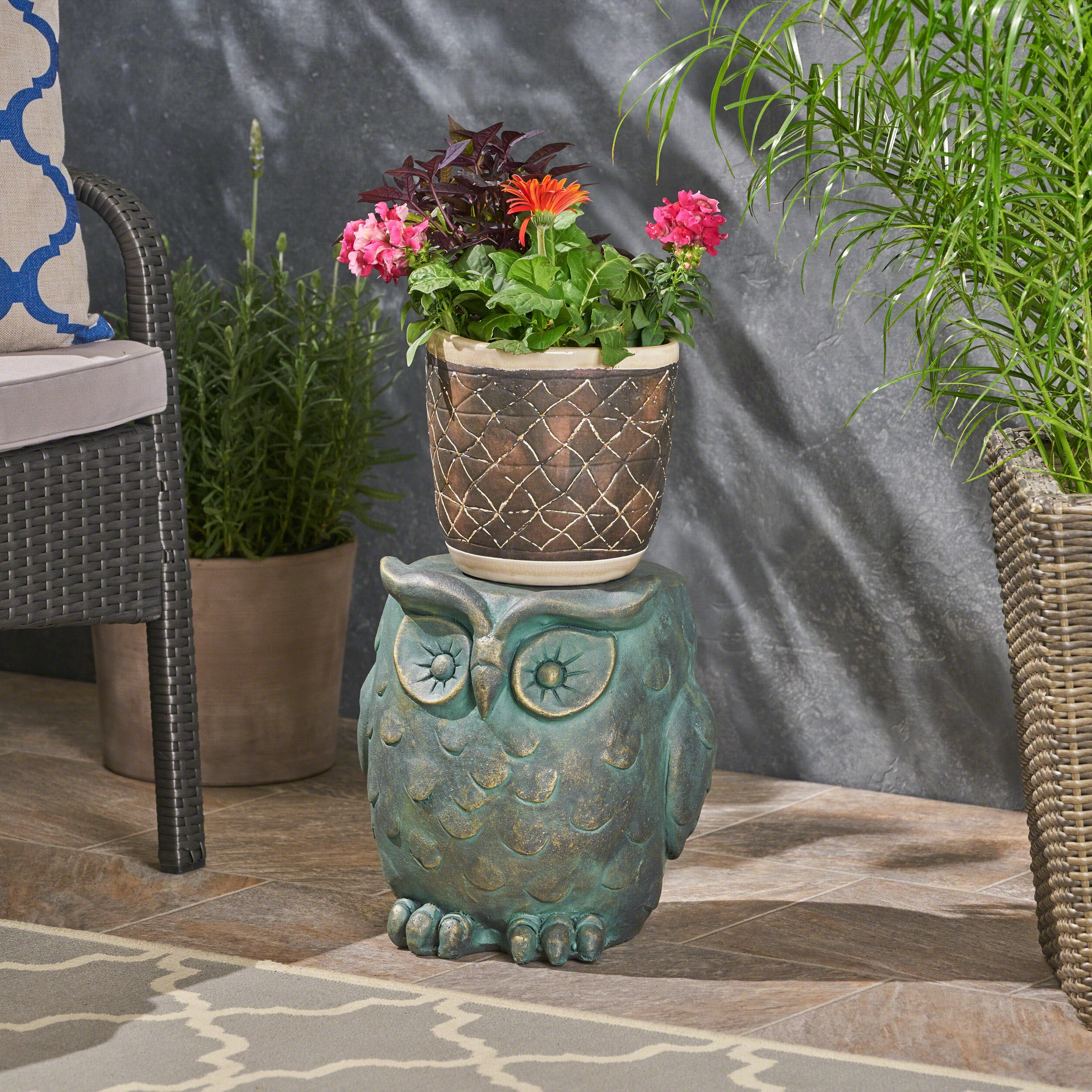 Outdoor Lightweight Concrete Owl Stool