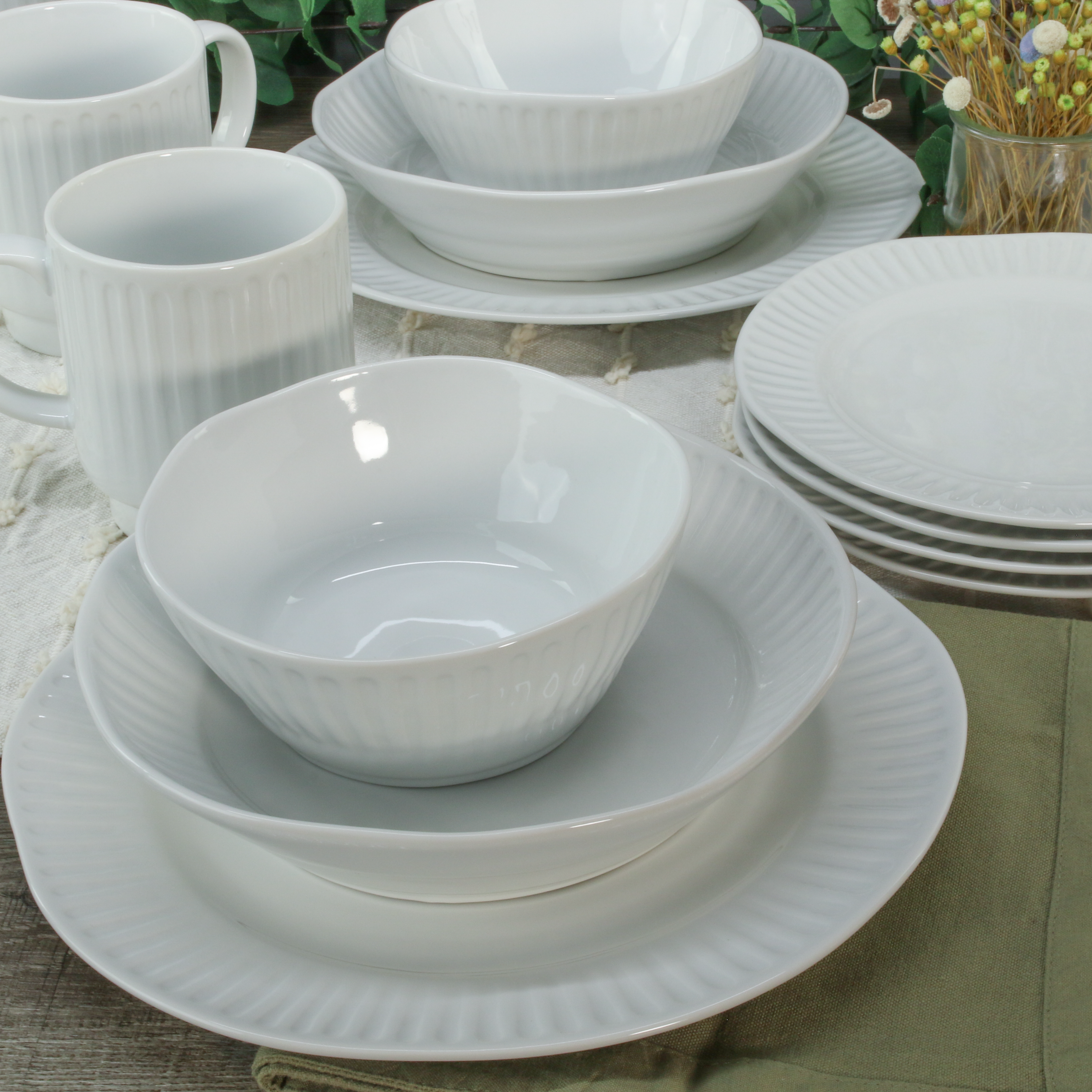 20-Piece Dinnerware Set with Mugs